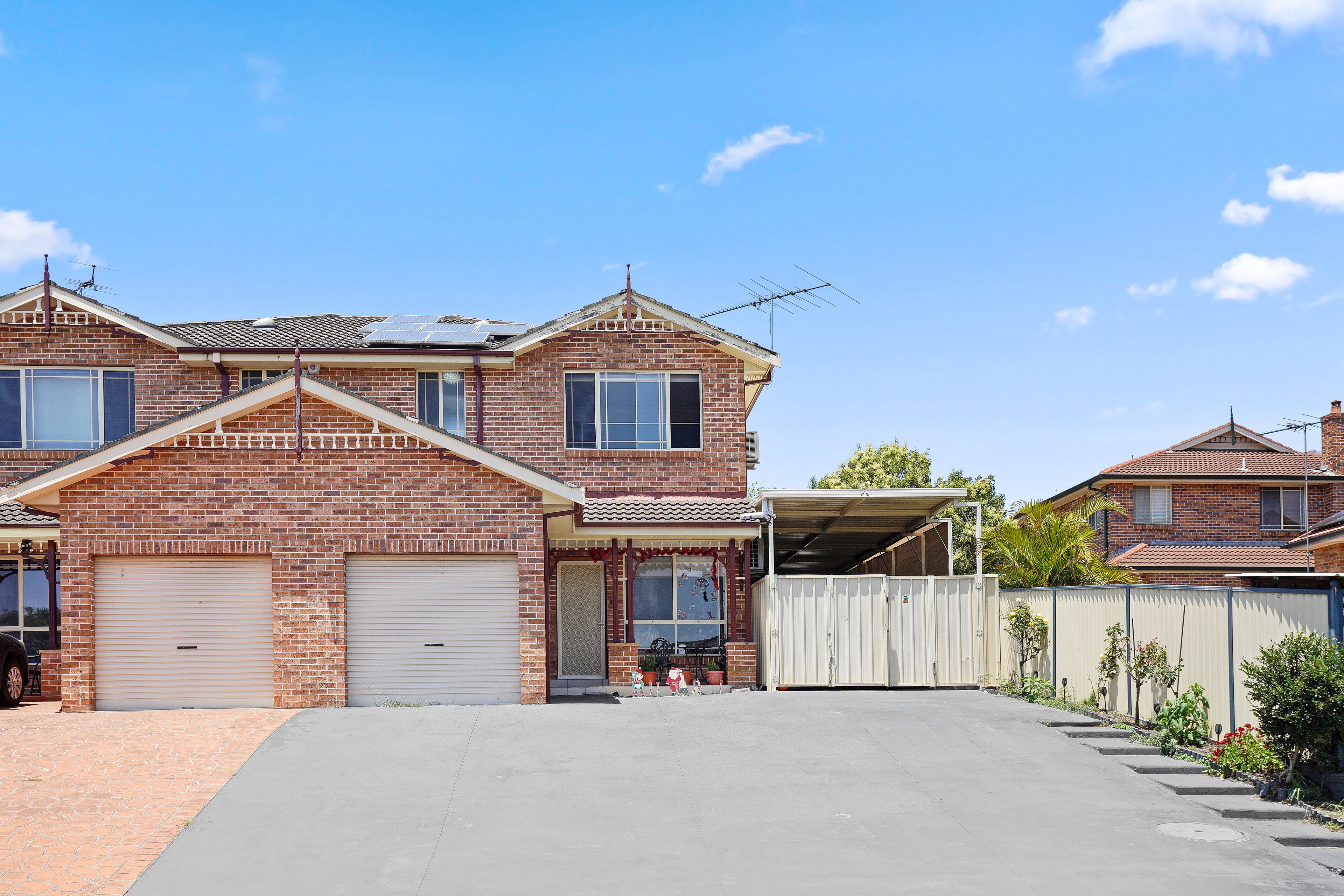 2/3 Claremont Crescent, Hinchinbrook NSW 2168