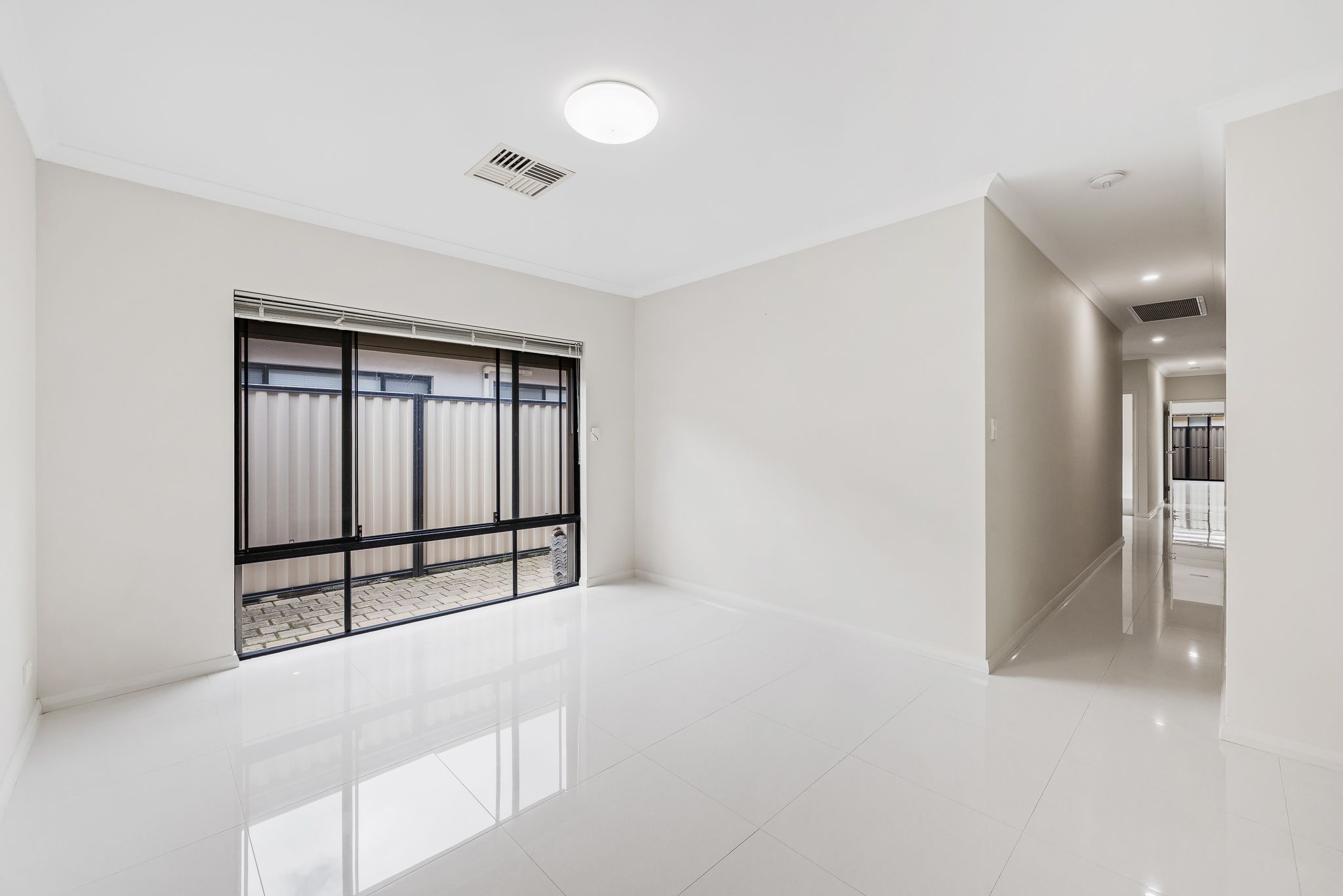 368 Sydenham Street — photo 3 of 23