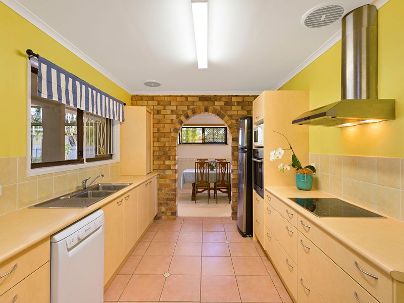 7 Uther Street, Carindale, QLD 4152