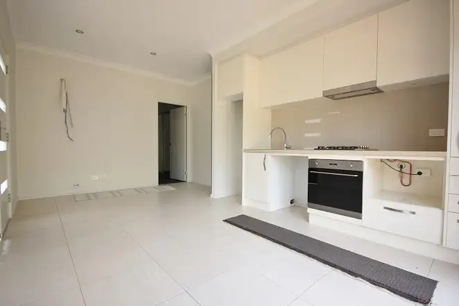 17a Mahoney Drive, Campbelltown, NSW 2560