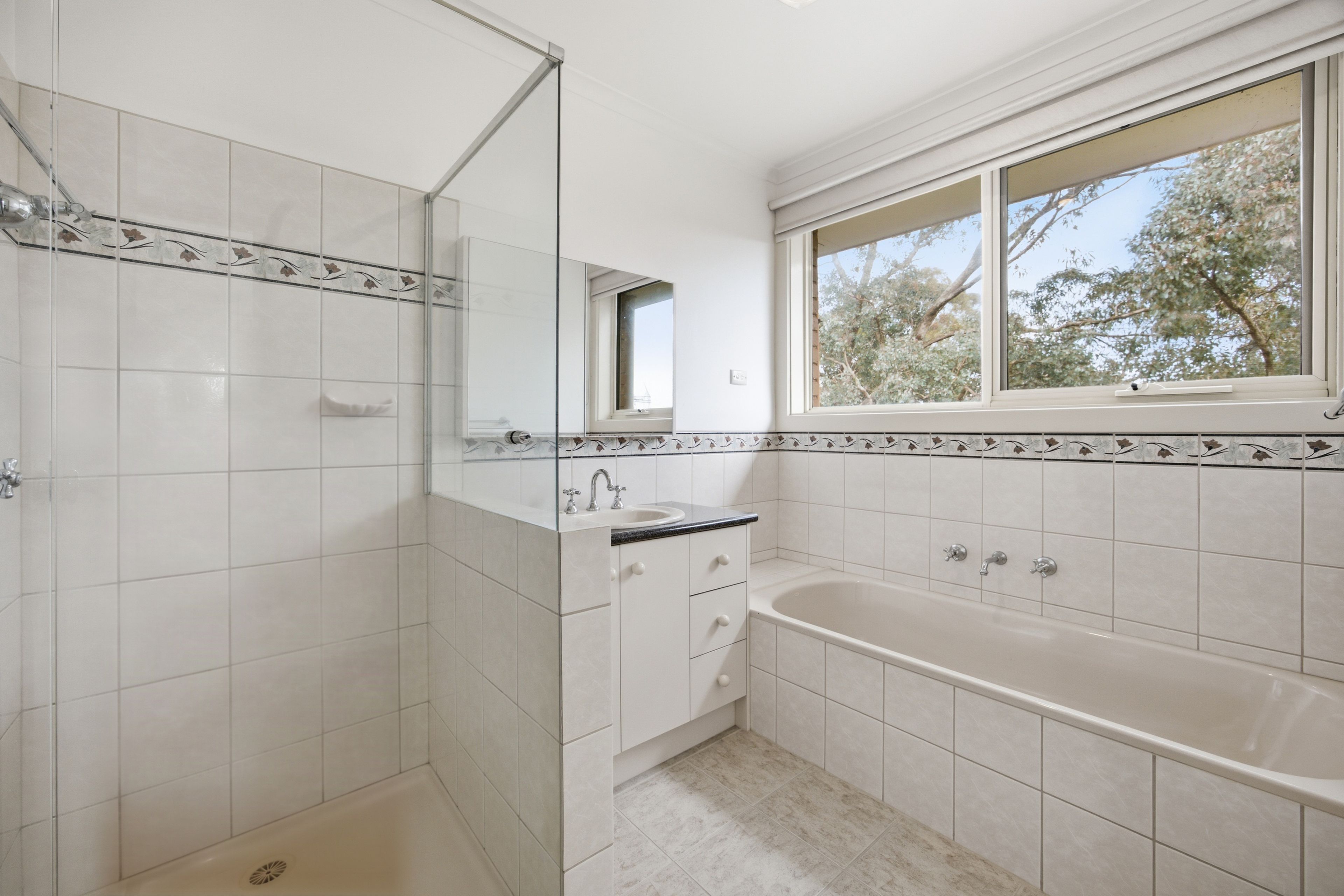 2 Nicholas Court — photo 14 of 17