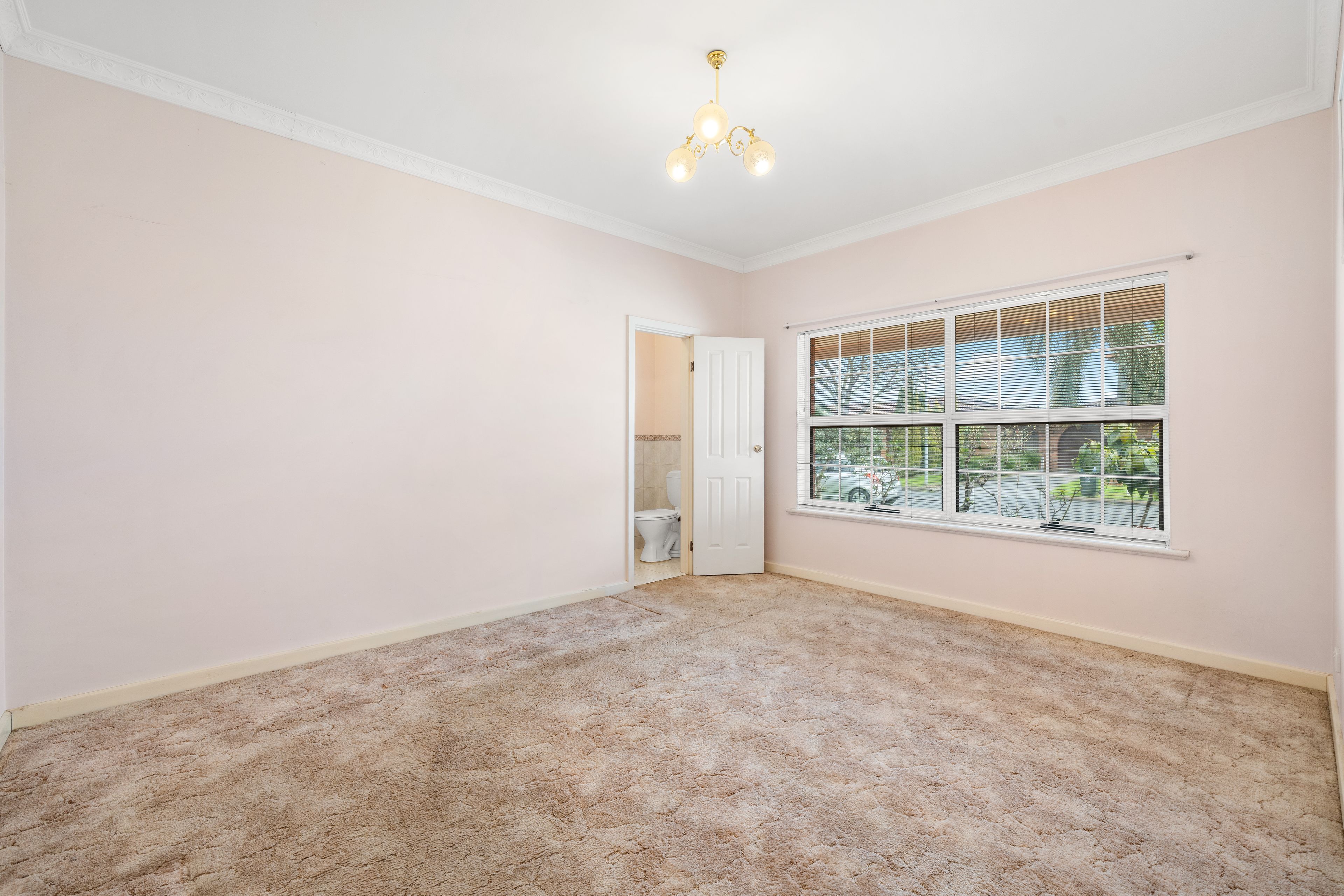21 Mancheff Street — photo 7 of 15