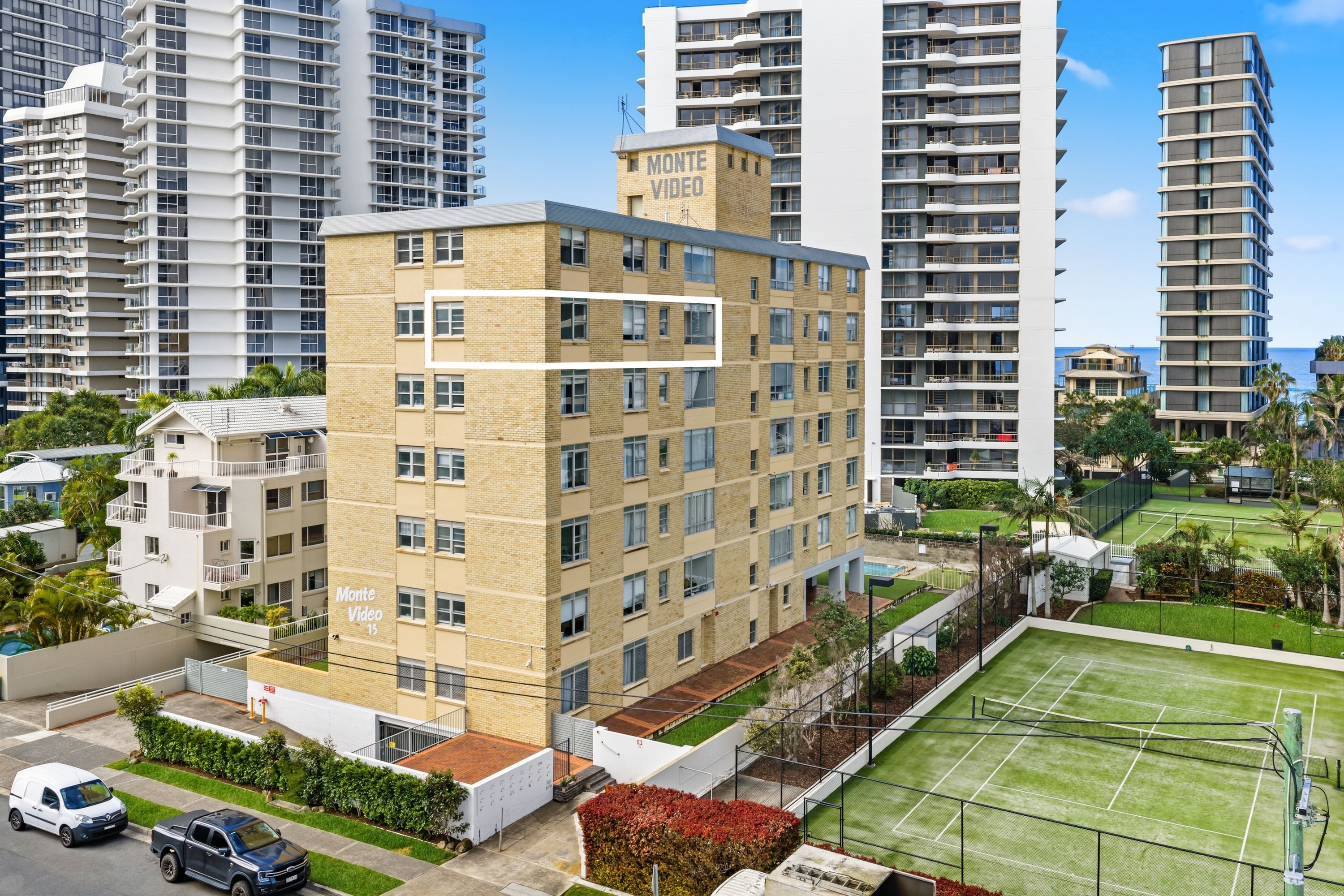 18/15 Pacific Street — photo 10 of 17