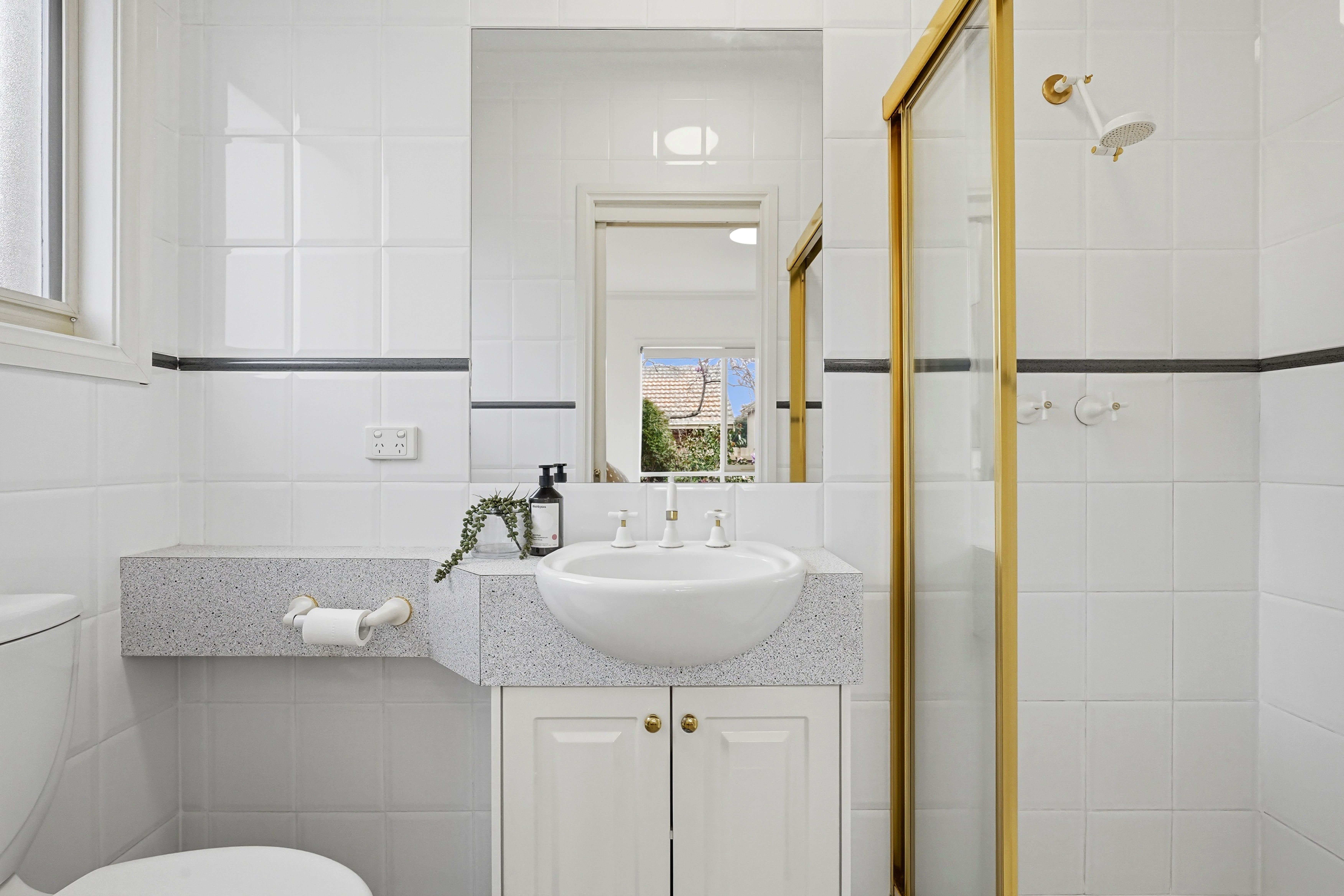 16 Henry Street — photo 8 of 12