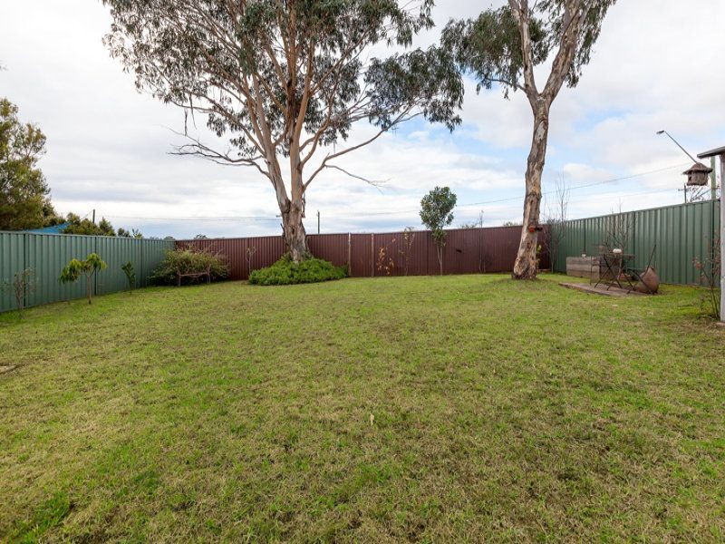 51 Lorenzo Crescent, Rosemeadow, NSW 2560