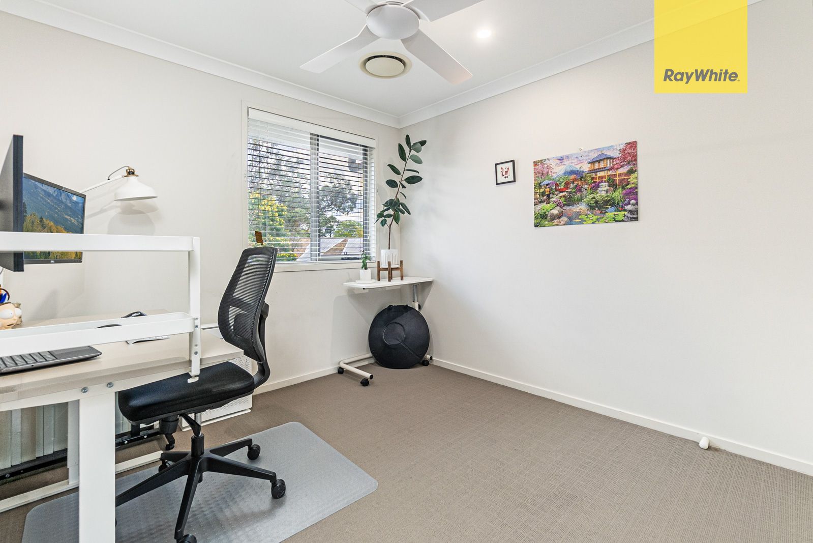 8/8 Hillview Road — photo 10 of 12