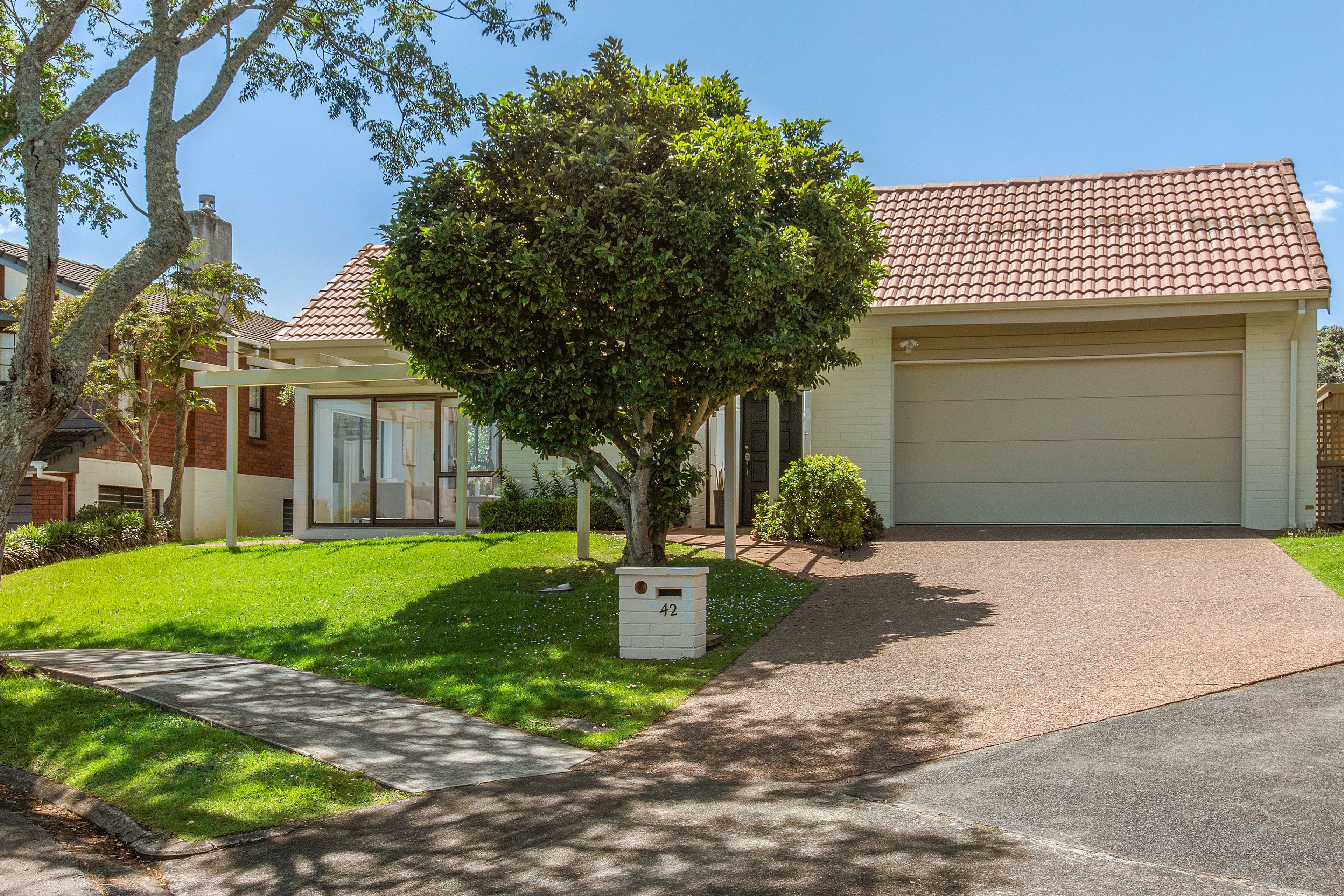 42 Caithness Place, Farm Cove, Manukau City