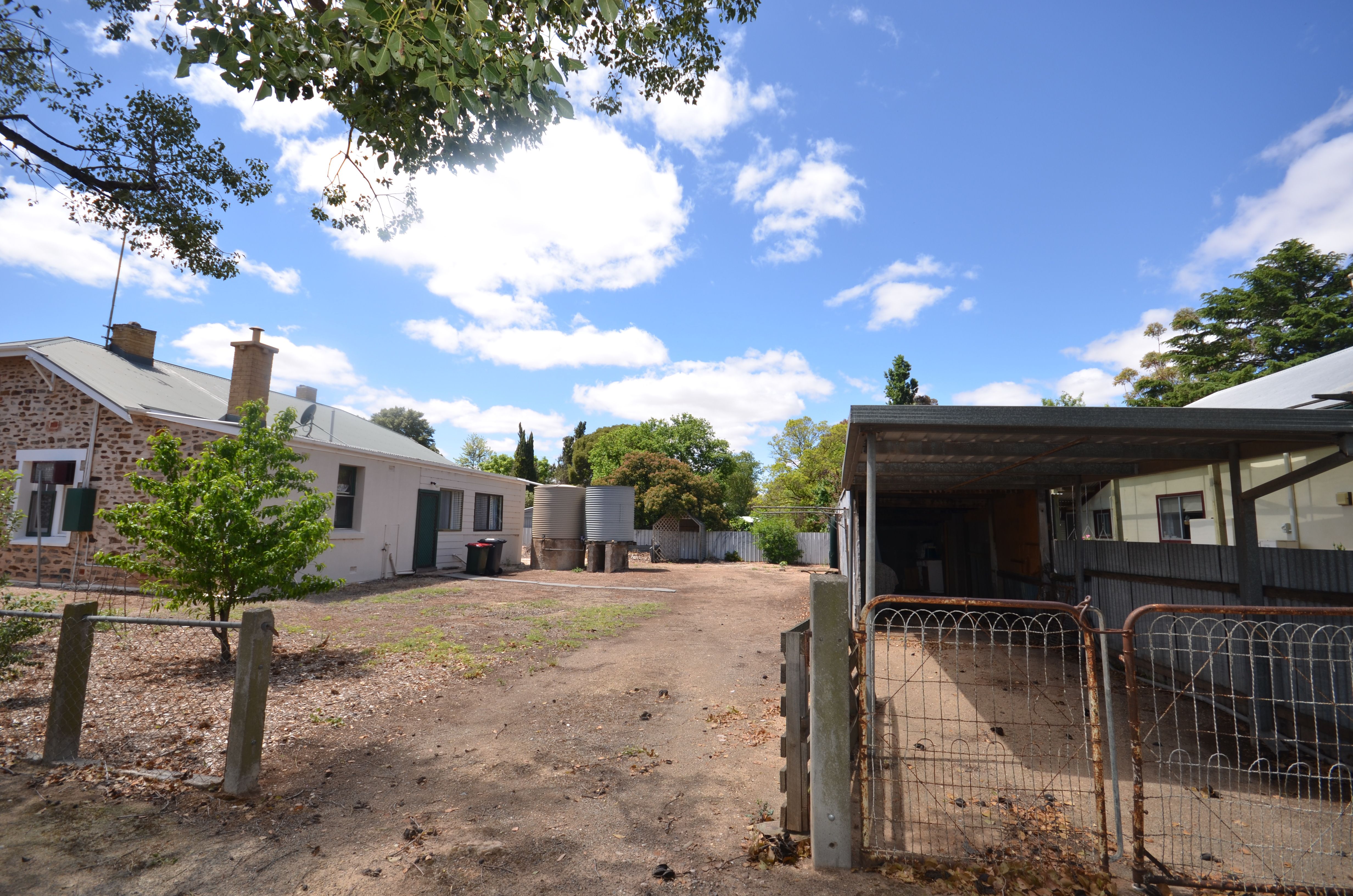 14 Upper Thames Street, Burra, SA 5417