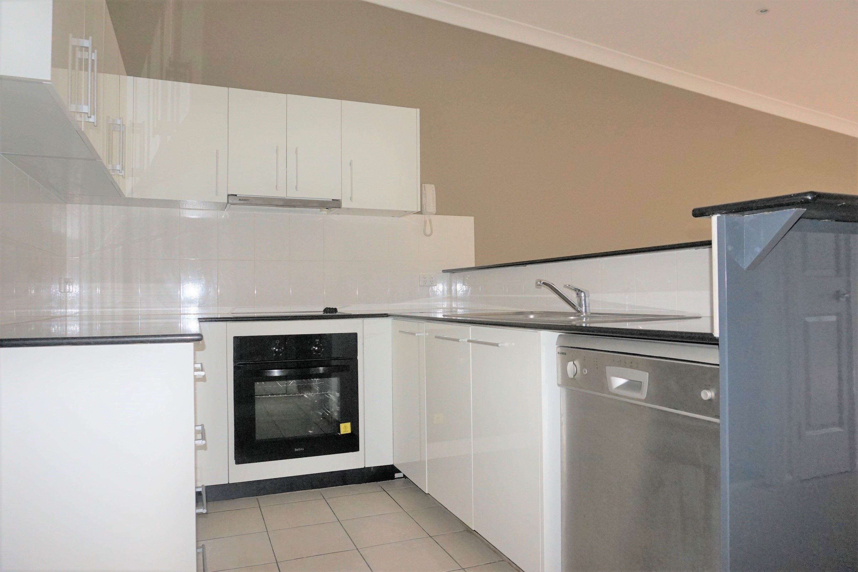 11/59 Mary Street, Kingston, QLD 4114