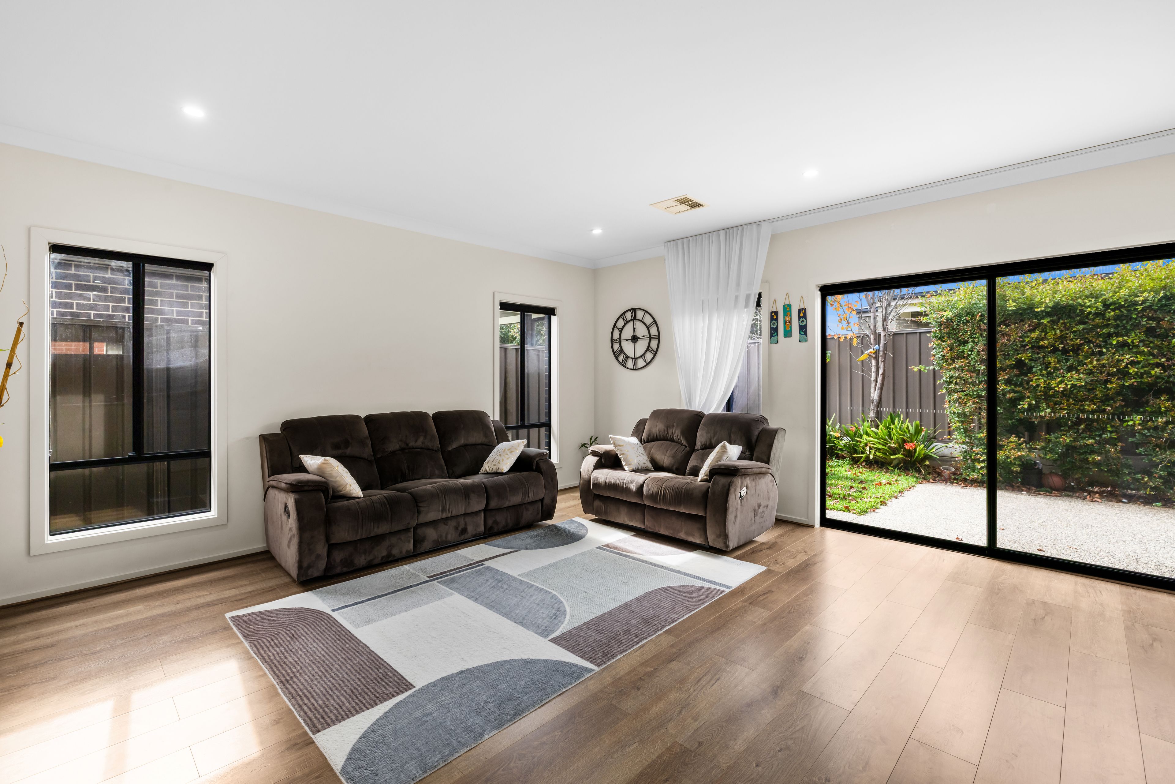 32 Devon Street — photo 8 of 24
