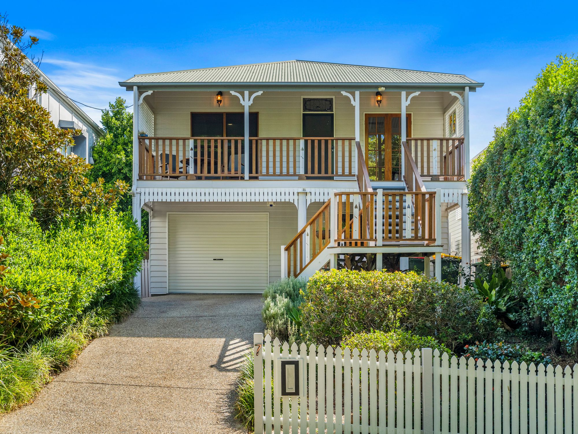 7 Esmonde Place, Coorparoo QLD 4151