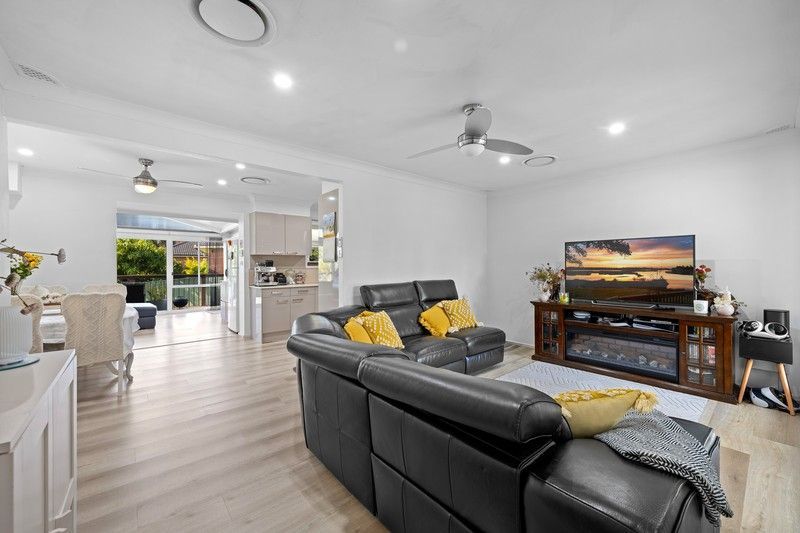 7 CHURCHILL Drive, Winston Hills, NSW 2153