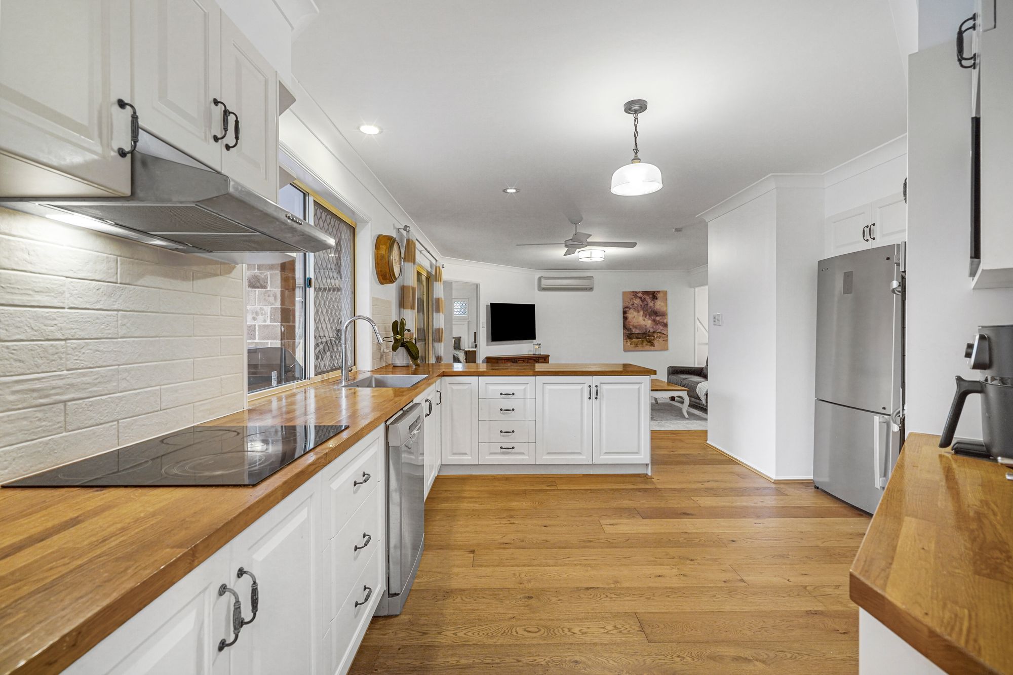 104 Bangalow Street — photo 4 of 12