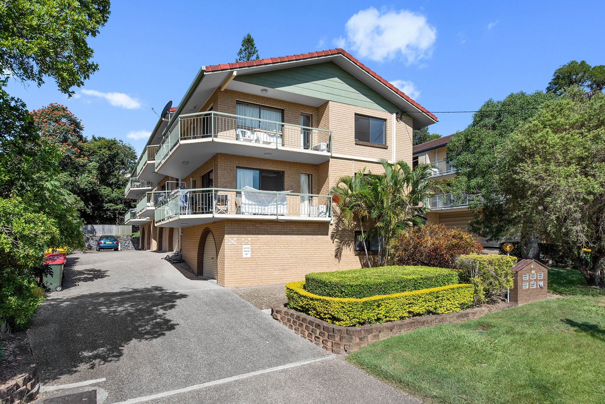 2/42 Mitre Street, St Lucia, QLD 4067