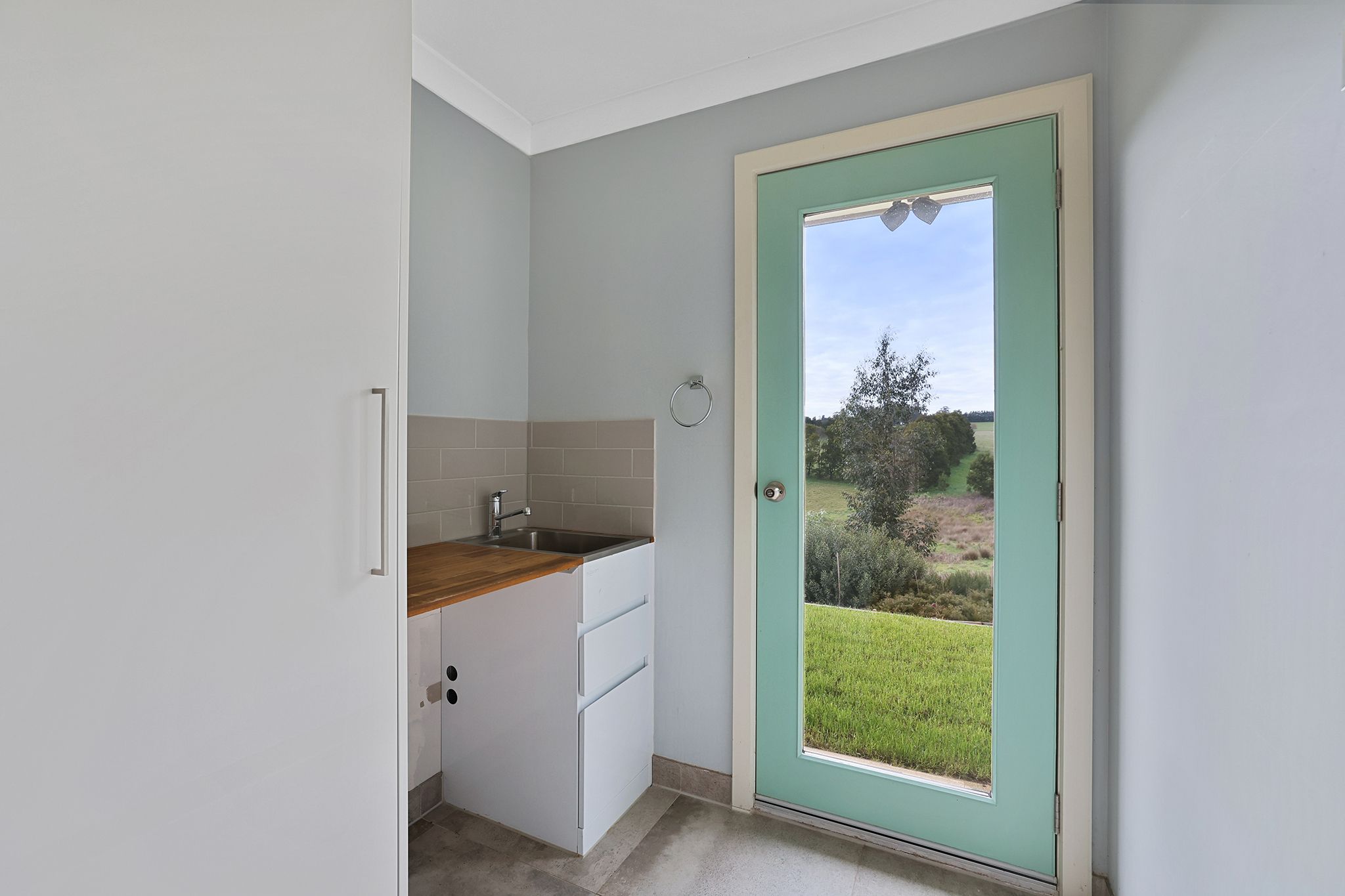 12 Vivian Court — photo 16 of 27