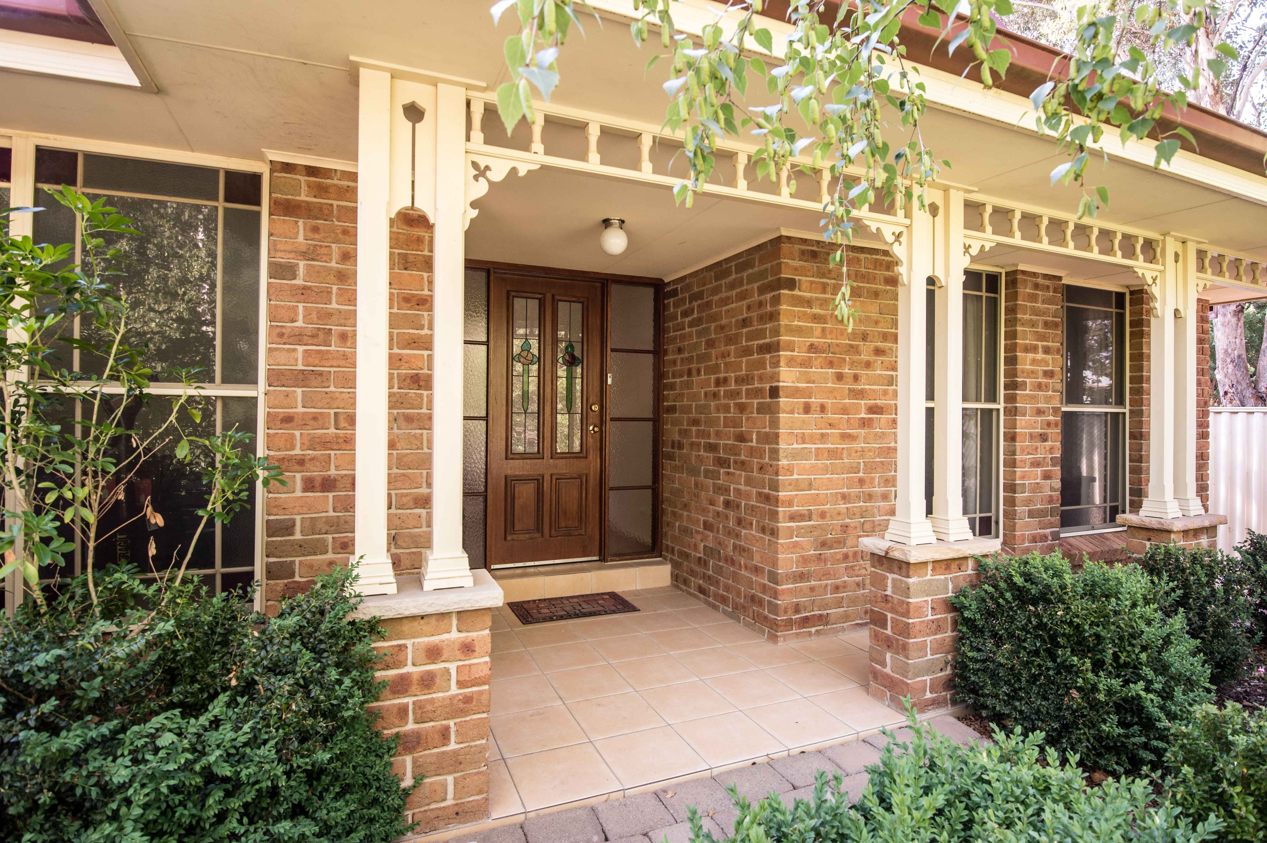 80 Molonglo Street