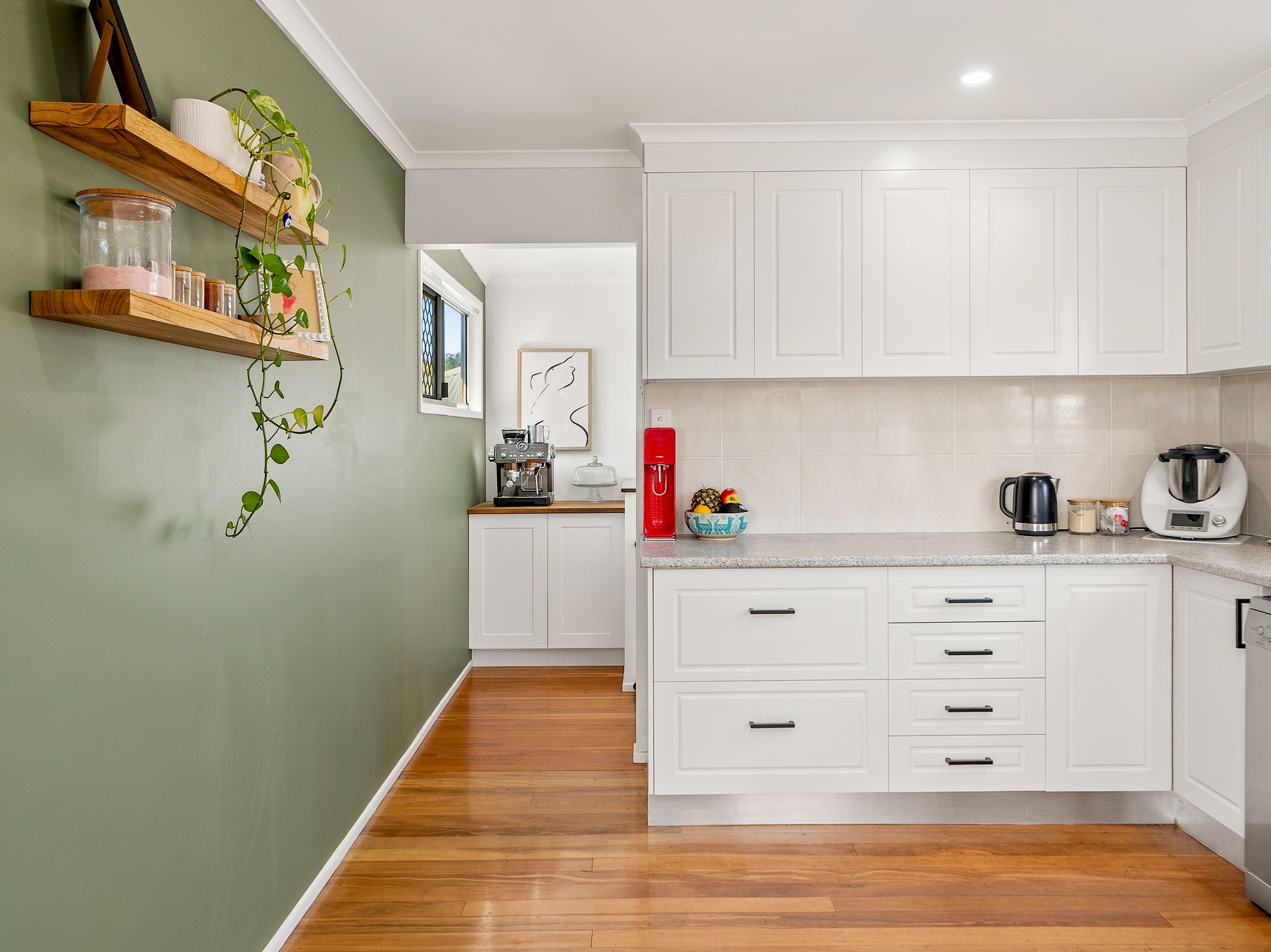 14 Roma Street — photo 3 of 29