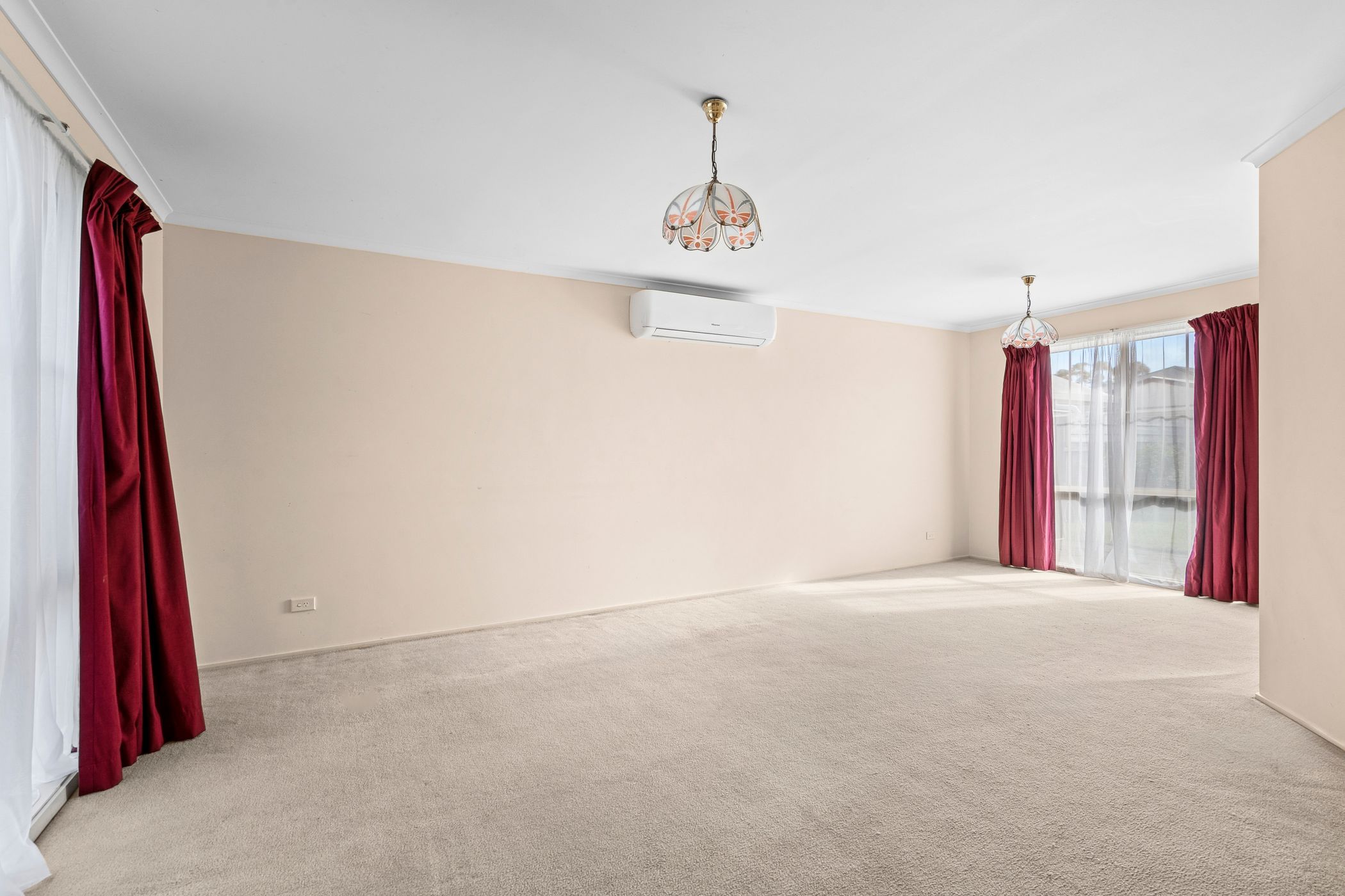 4 Andrea Court — photo 4 of 6