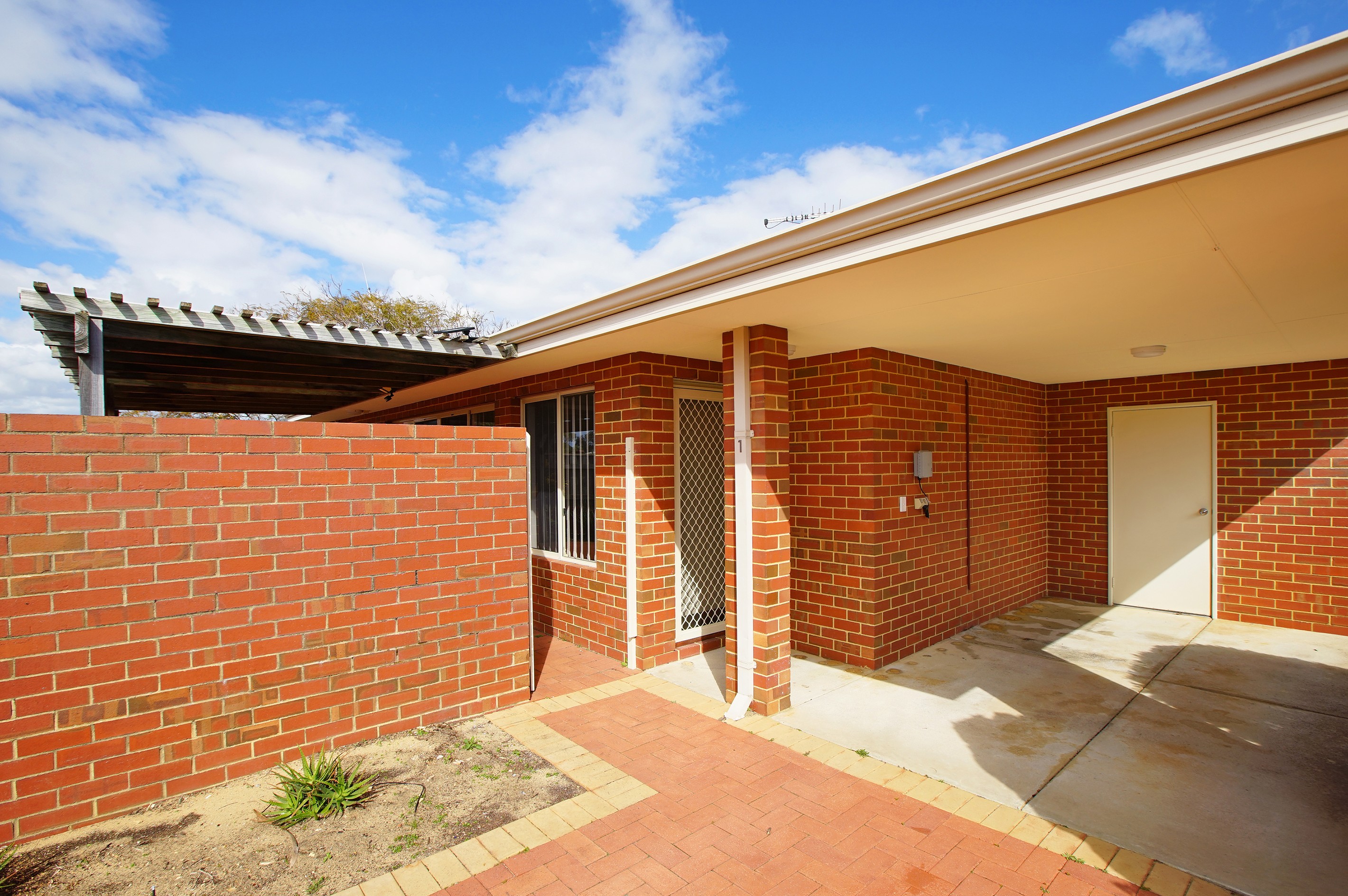 1/8 Fallow Crescent, Spearwood, WA 6163