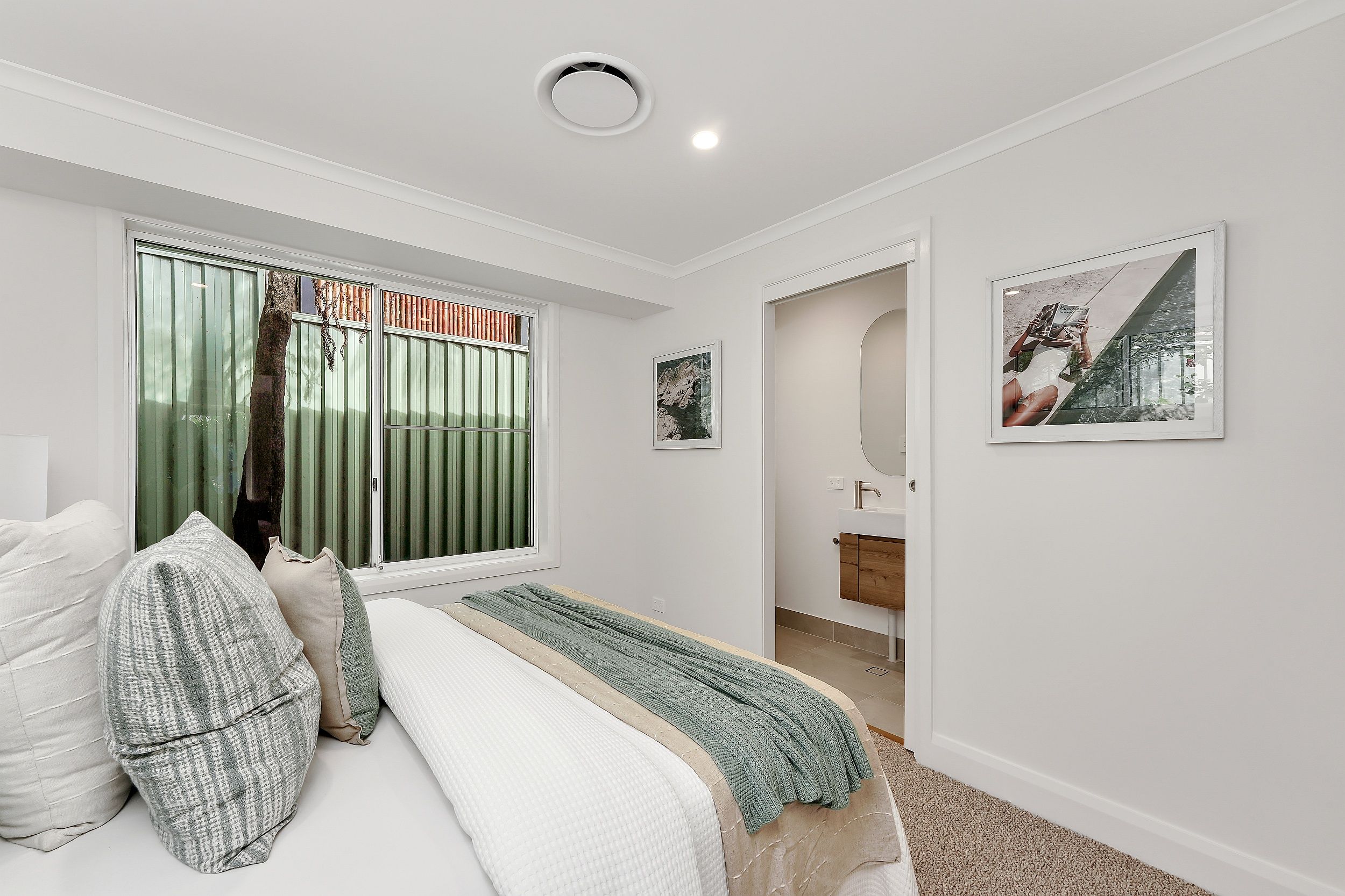 8 Compass Close — photo 15 of 22