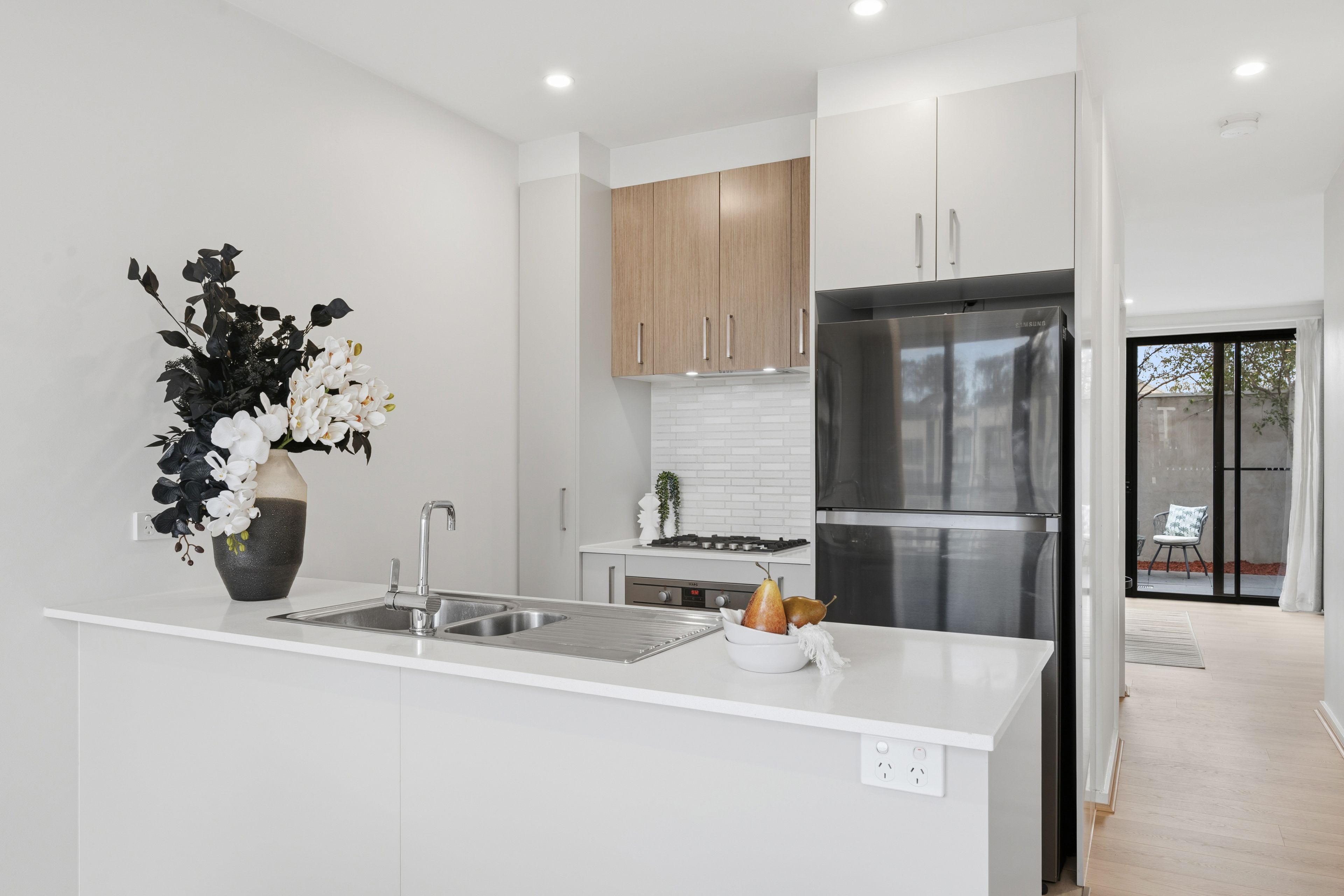 27/135 Easty Street — photo 4 of 20