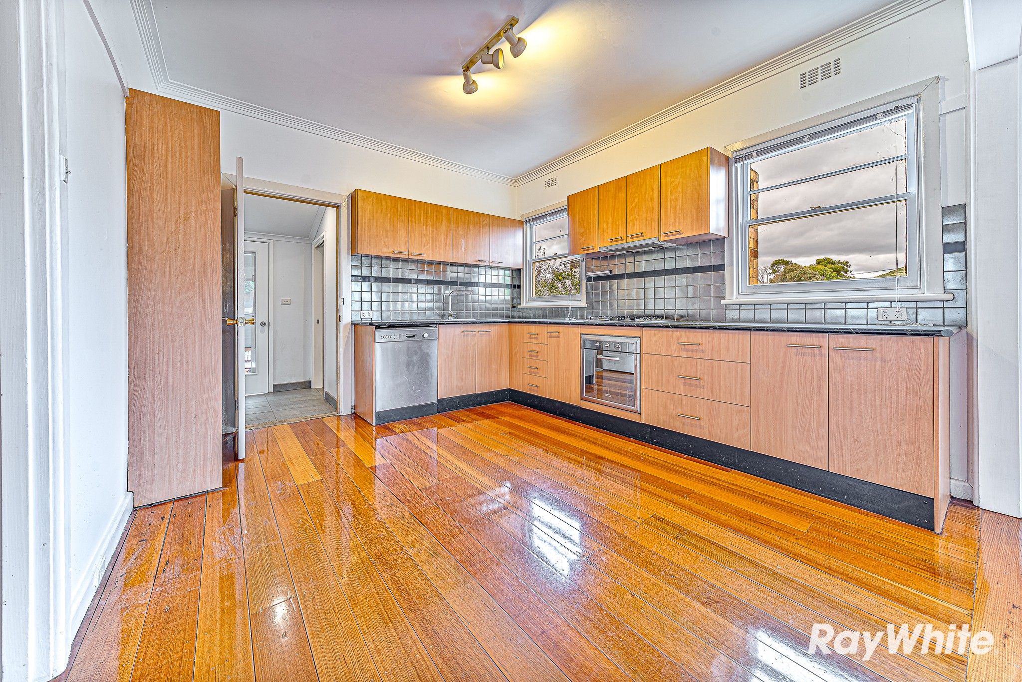 222 Eaglehawk Road, Long Gully, VIC 3550
