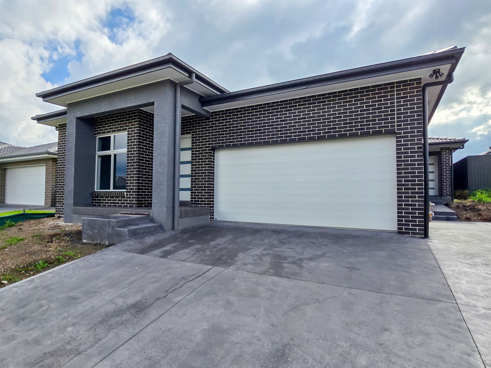 16 Mallee Crescent — photo from Ray White Macarthur Group