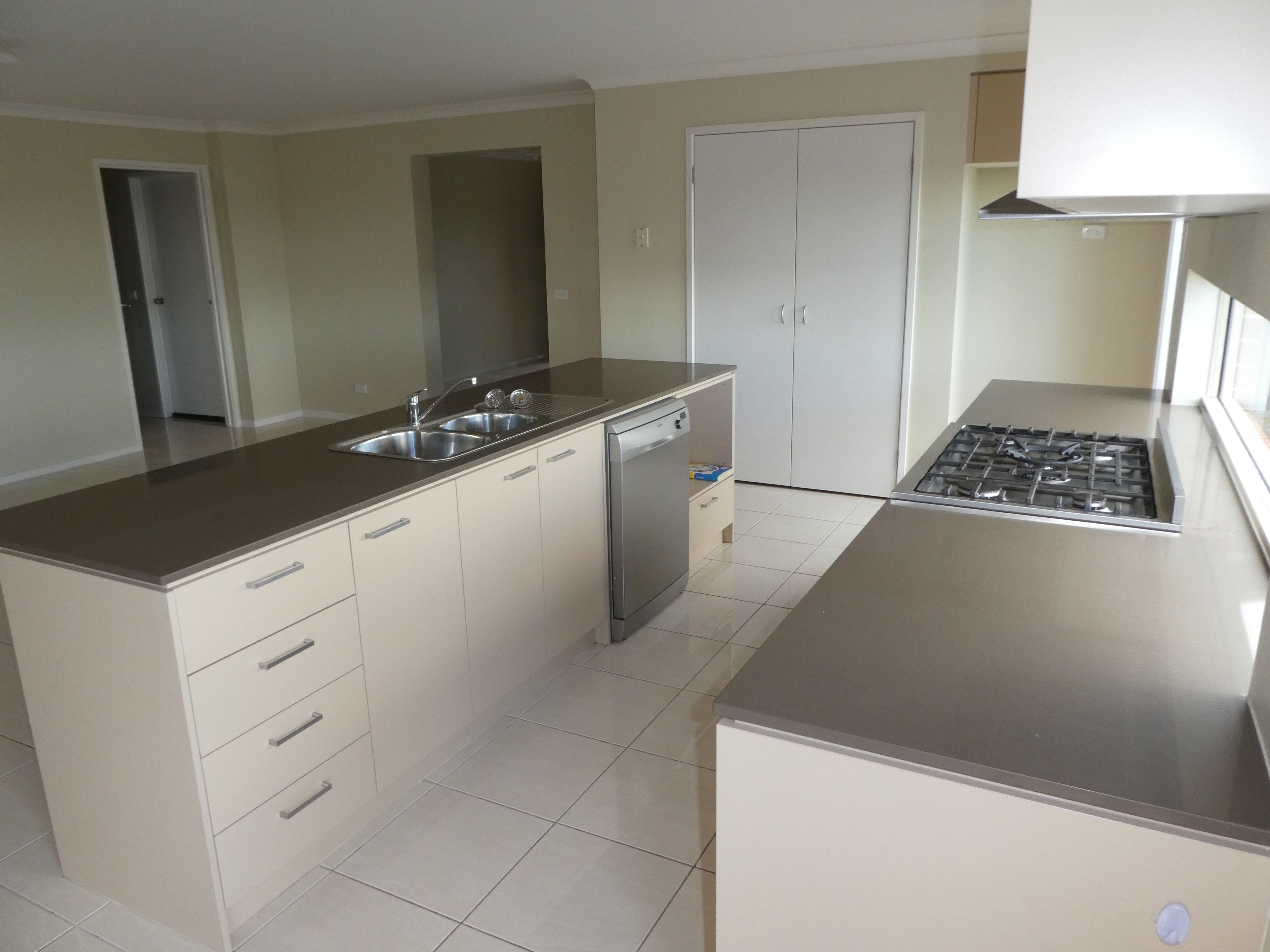 18 Heales Road, Cranbourne East, VIC 3977