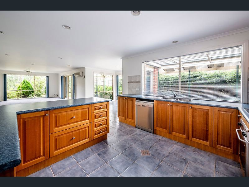 11 Hagen Drive, Berwick, VIC 3806