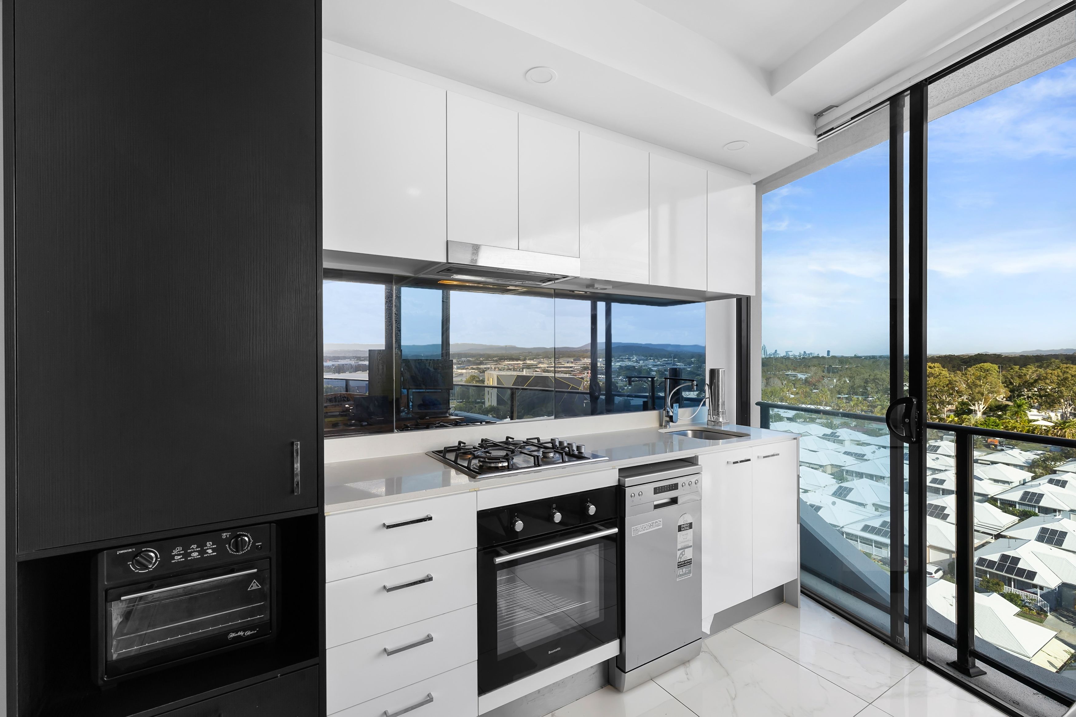 4811/5 Harbourside Court, Biggera Waters, QLD 4216