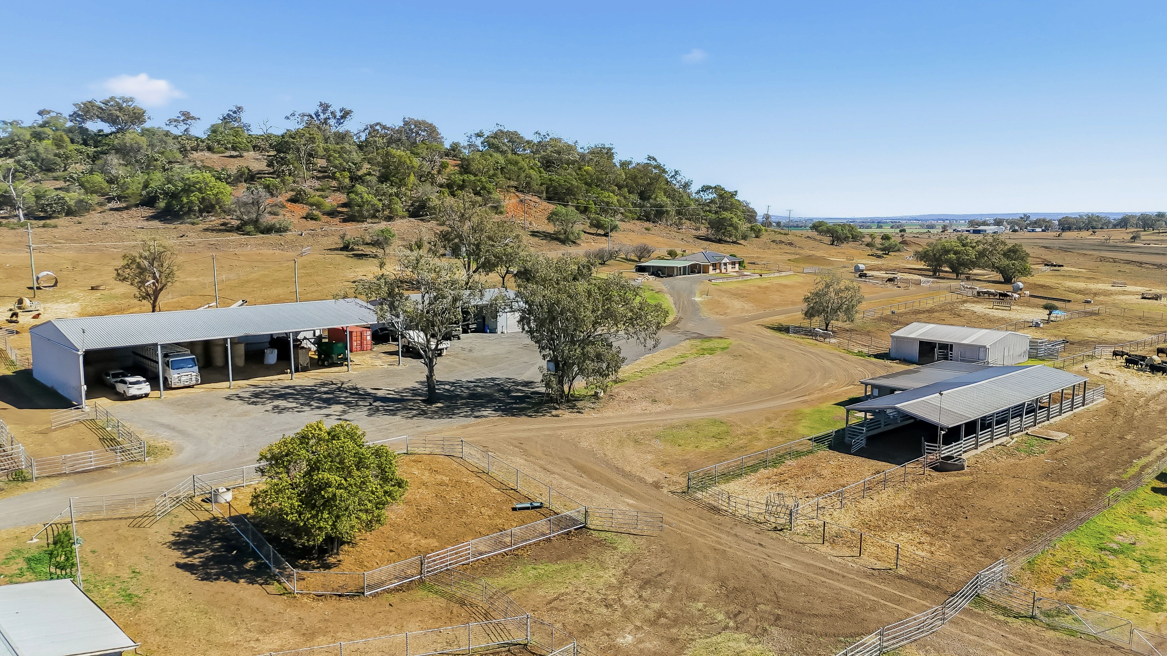 "Mountain Glen" Oakey Pittsworth Road, Oakey, QLD 4401