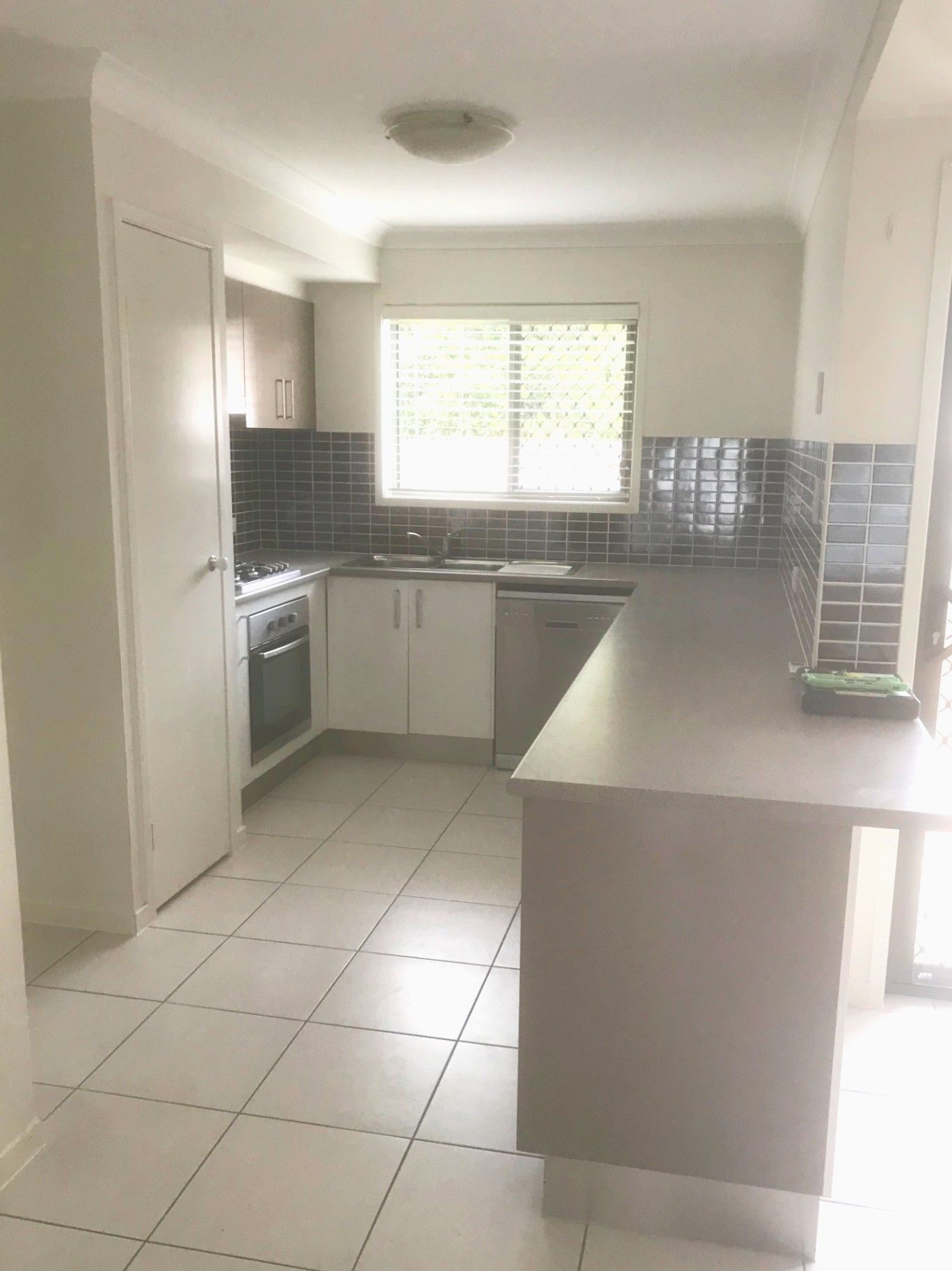 3/8 Charnwood Street, Sunnybank Hills, QLD 4109