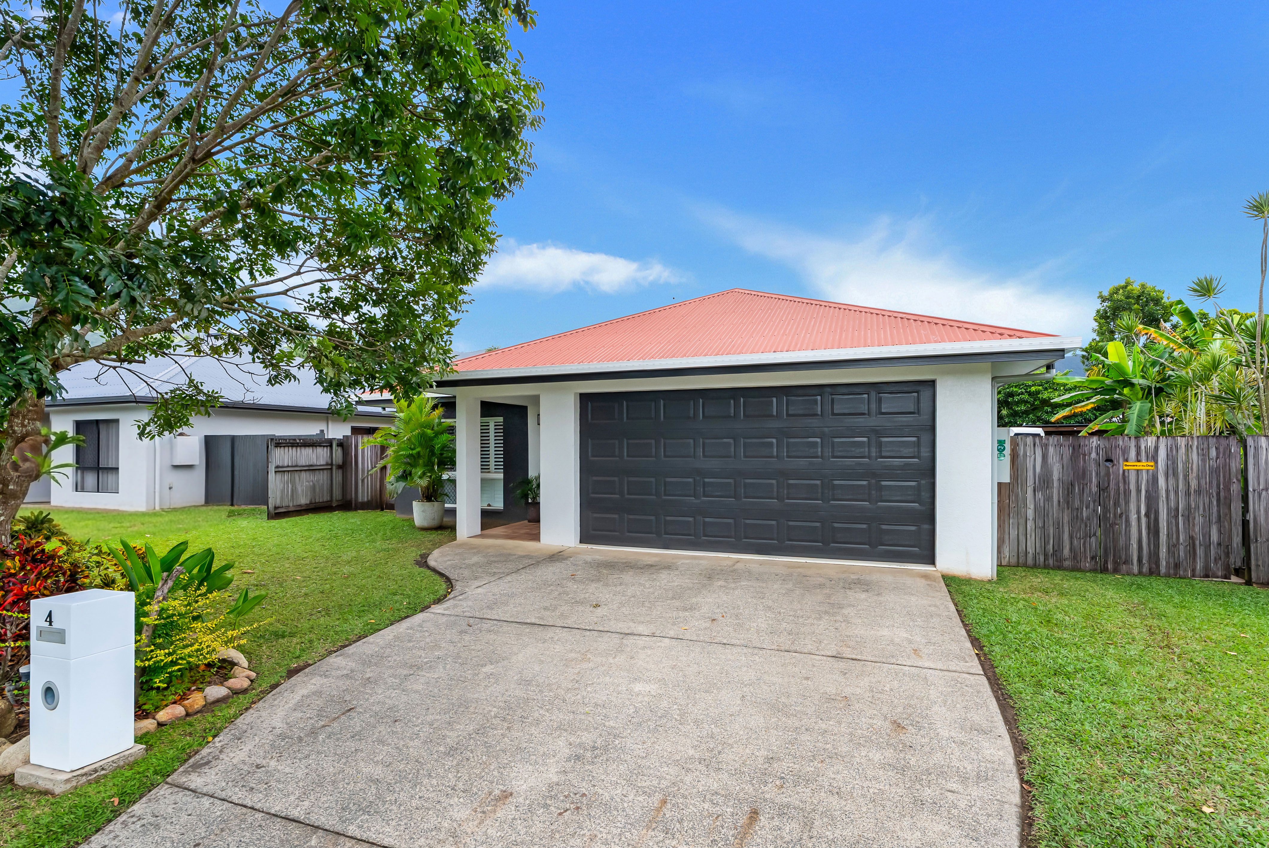 4 Woodlock Drive — photo 3 of 19