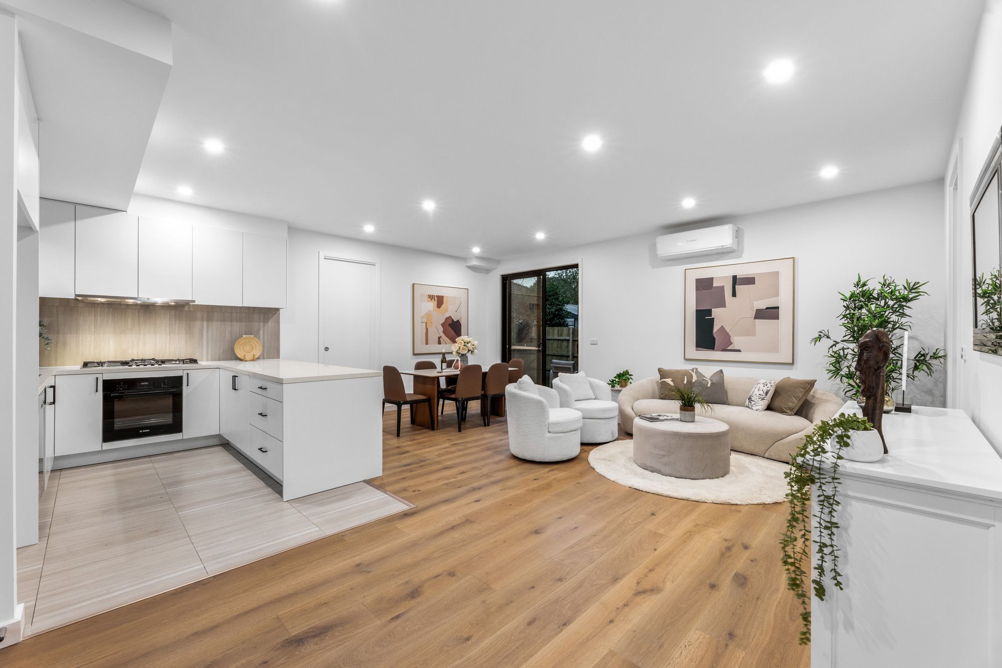 1/20 Victoria Street — photo 3 of 19
