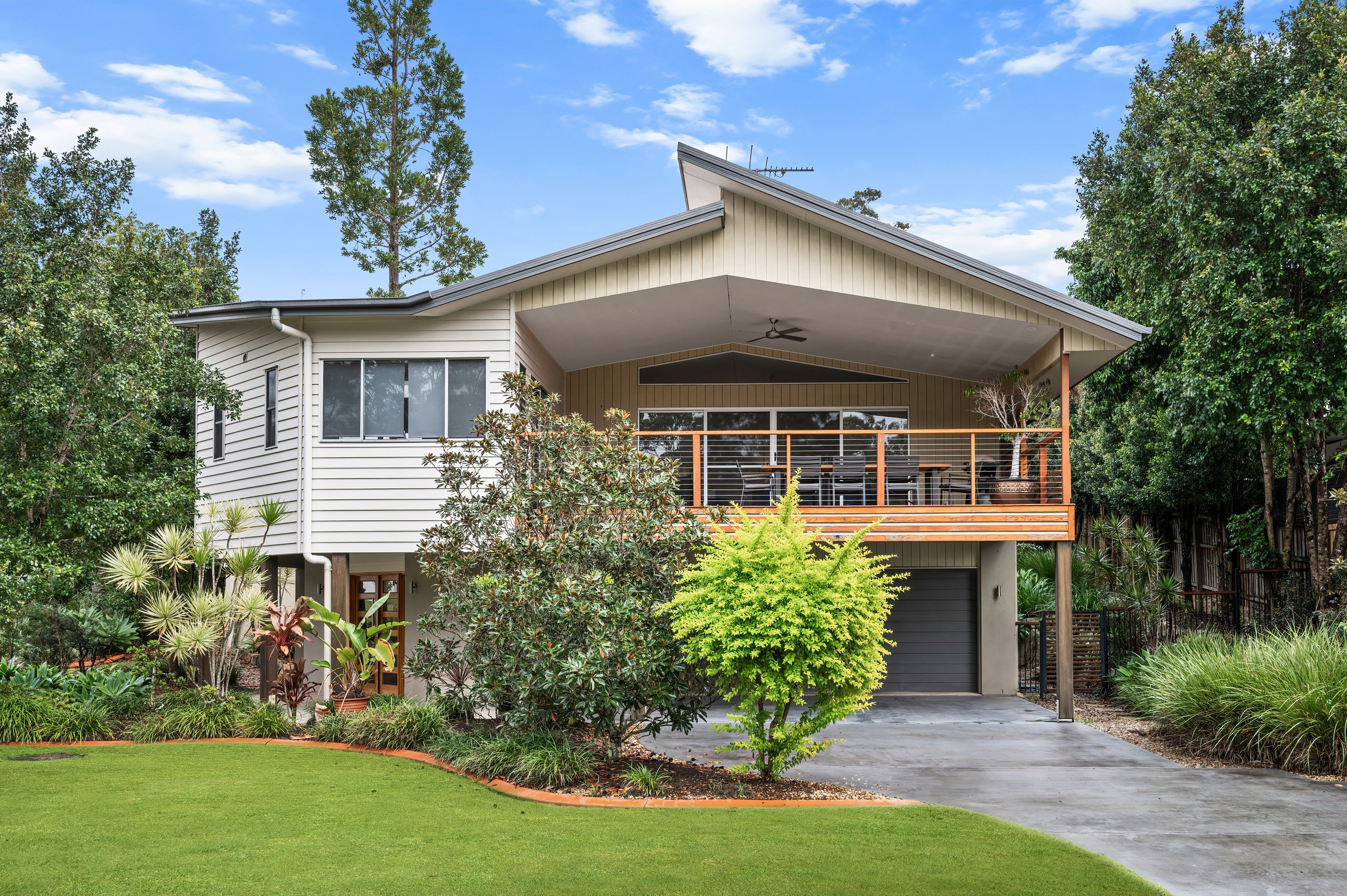 1 Seanna Place, Brookwater, QLD 4300