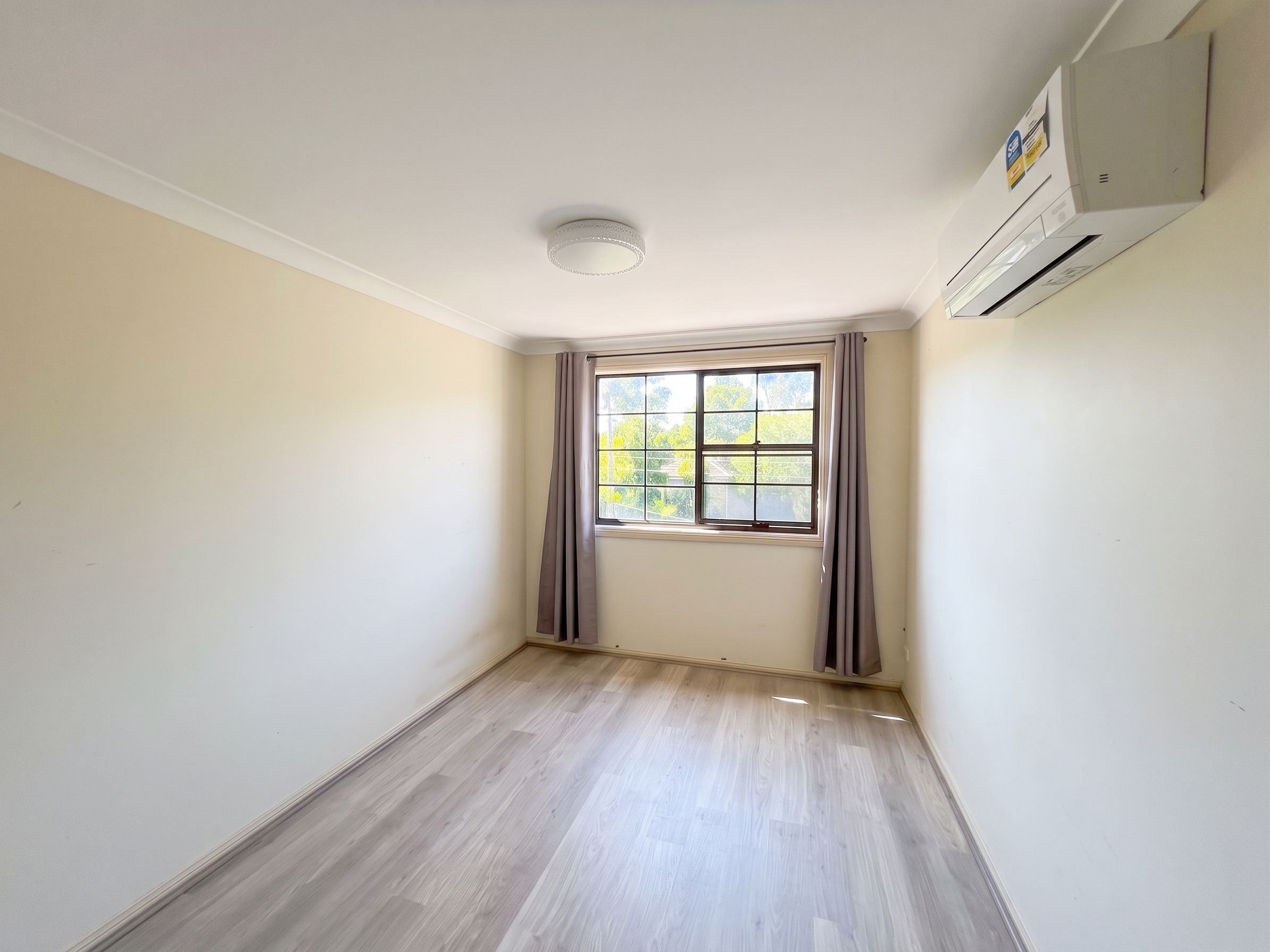 144 Shaftsbury Road — photo 6 of 9