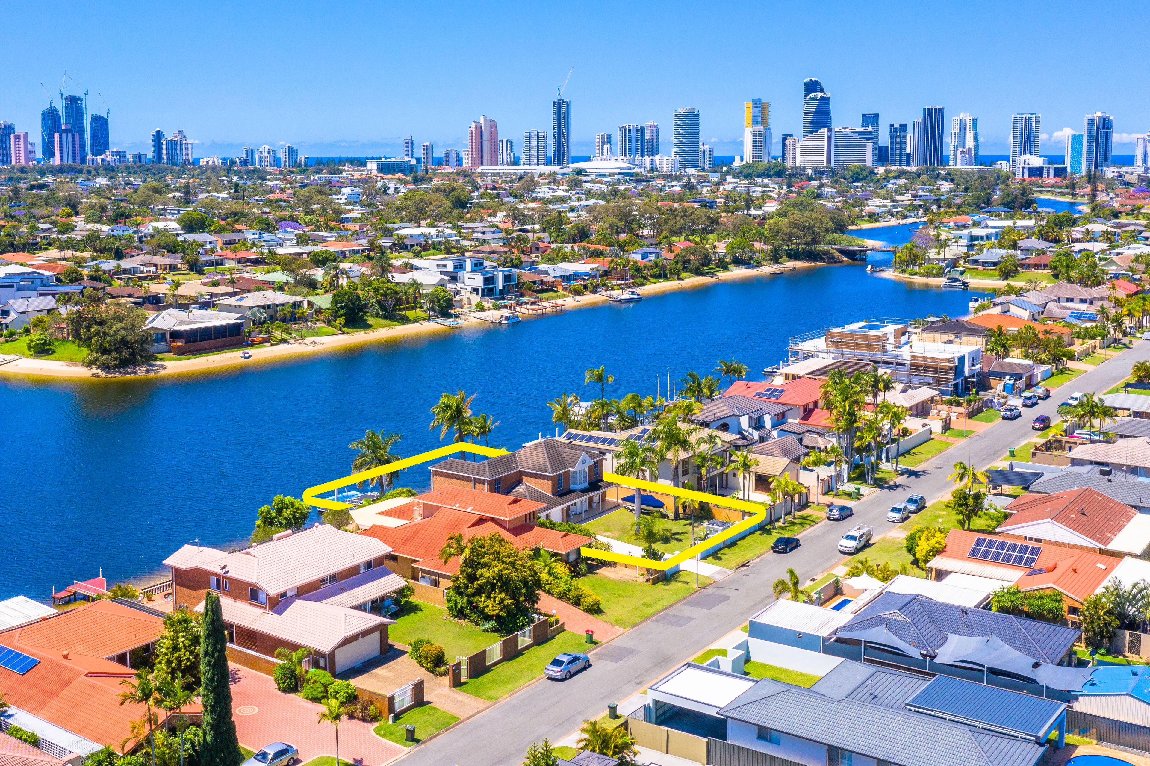 64 Waitomo Street, Broadbeach Waters QLD 4218