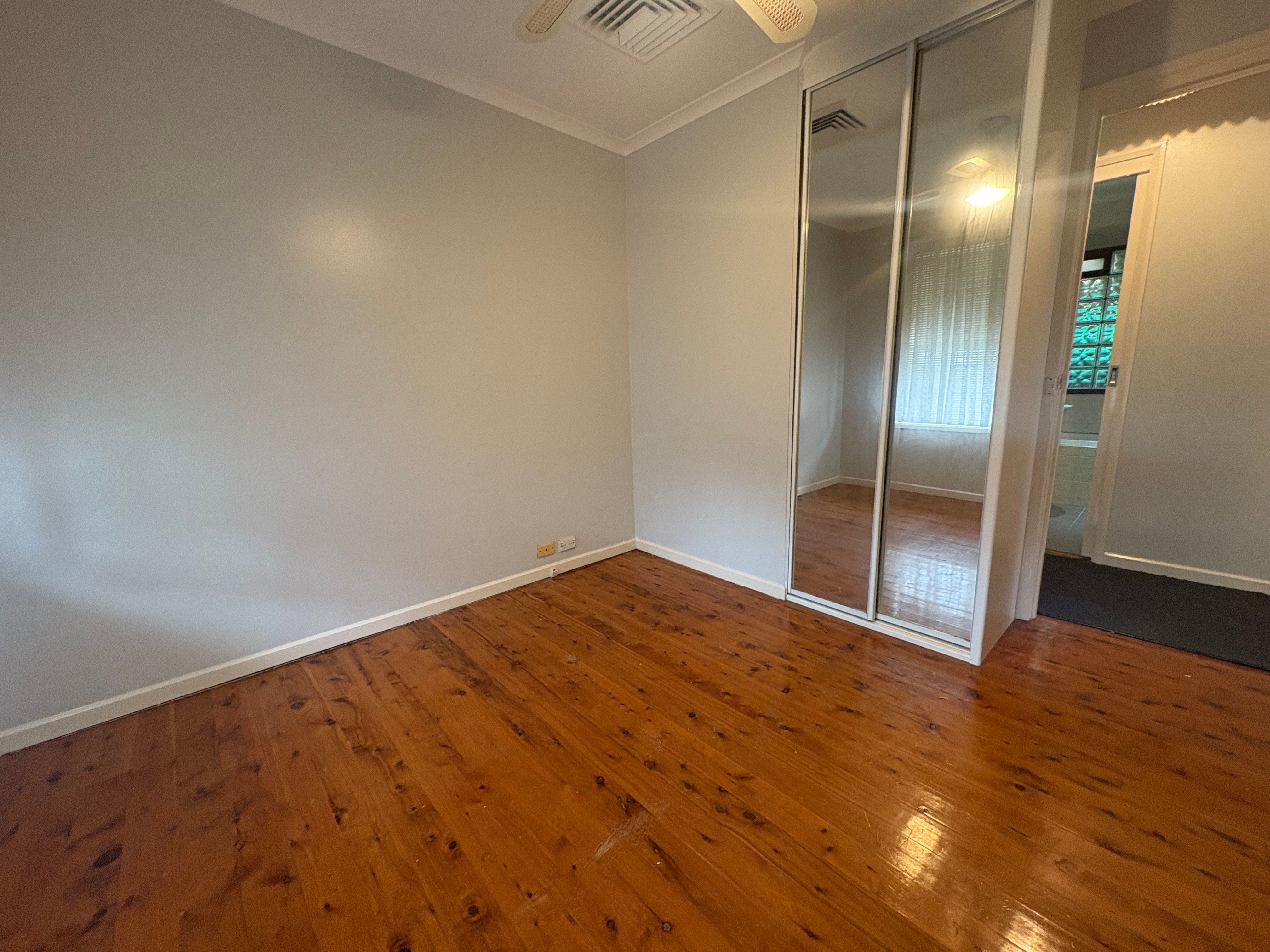 15 McCartney Crescent, St Clair, NSW