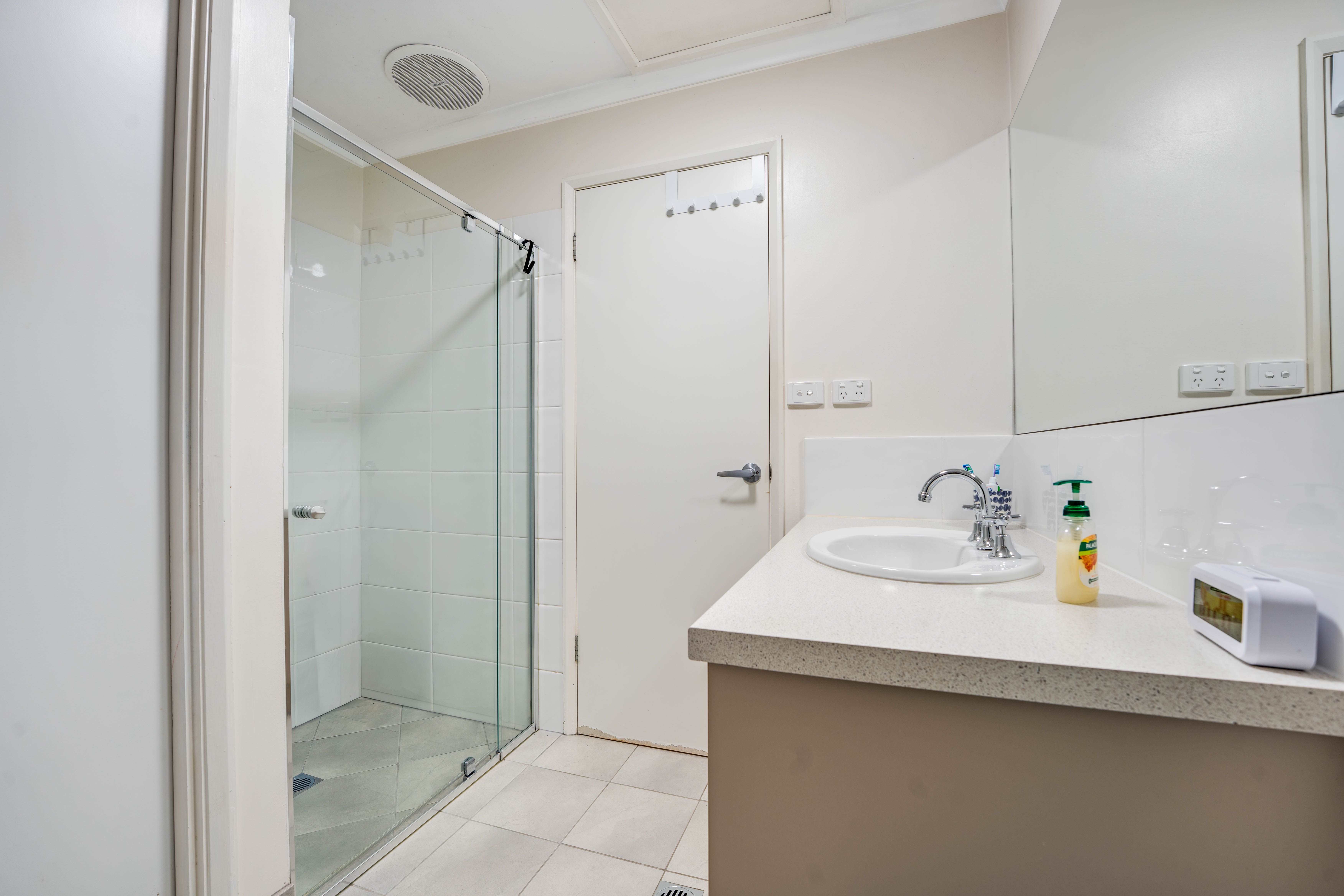 3/405 Griffith Road — photo 9 of 17