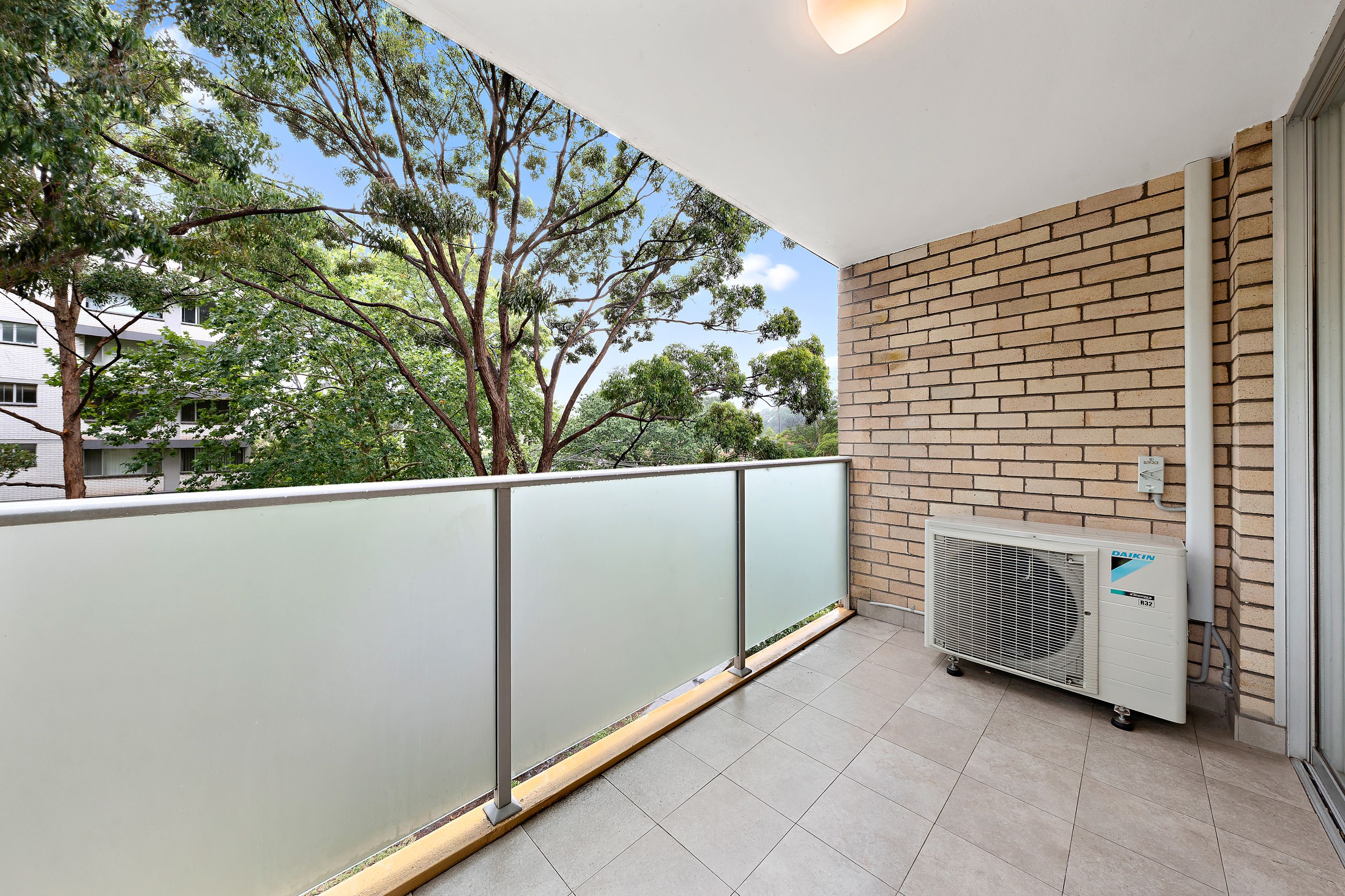 13/43-45 Johnson Street — photo 6 of 9