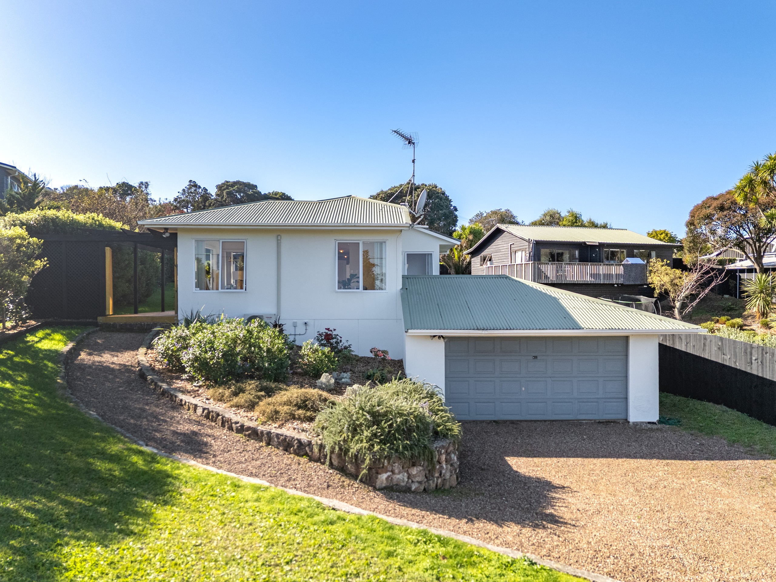 27 Alison Road, Surfdale, Waiheke Island