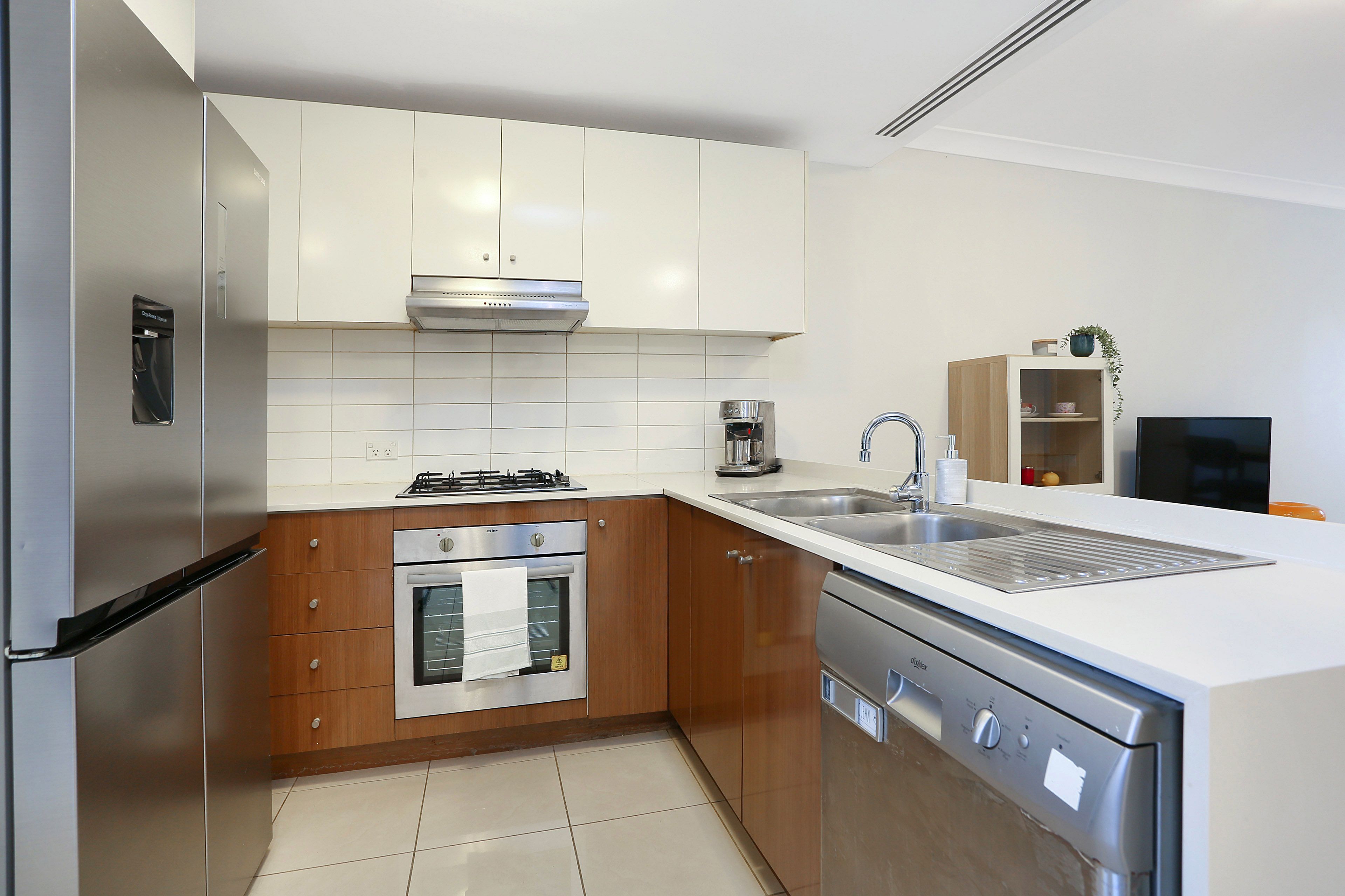 9/367-371 Wentworth Avenue — photo 5 of 12