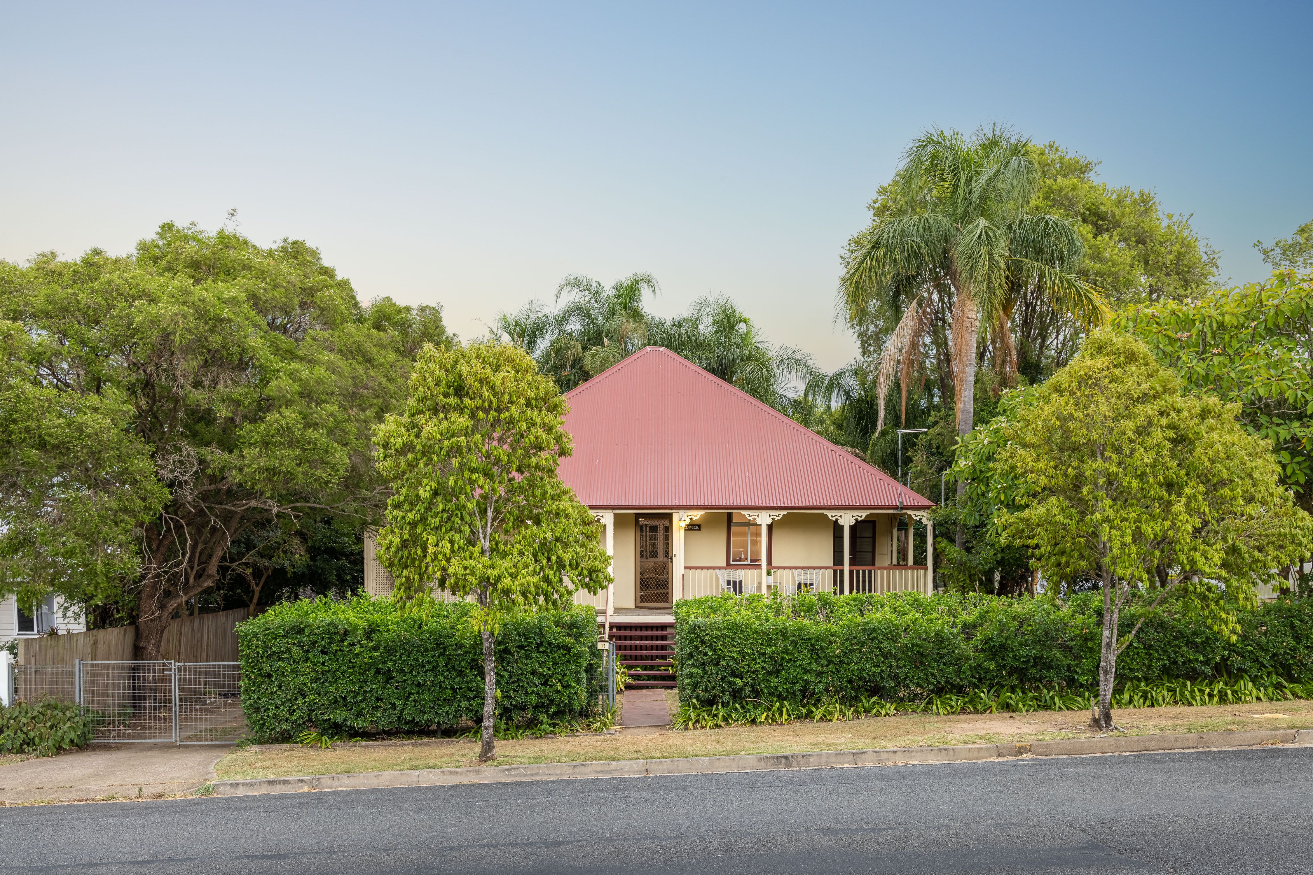 15 Briggs Road, Ipswich, QLD 4305