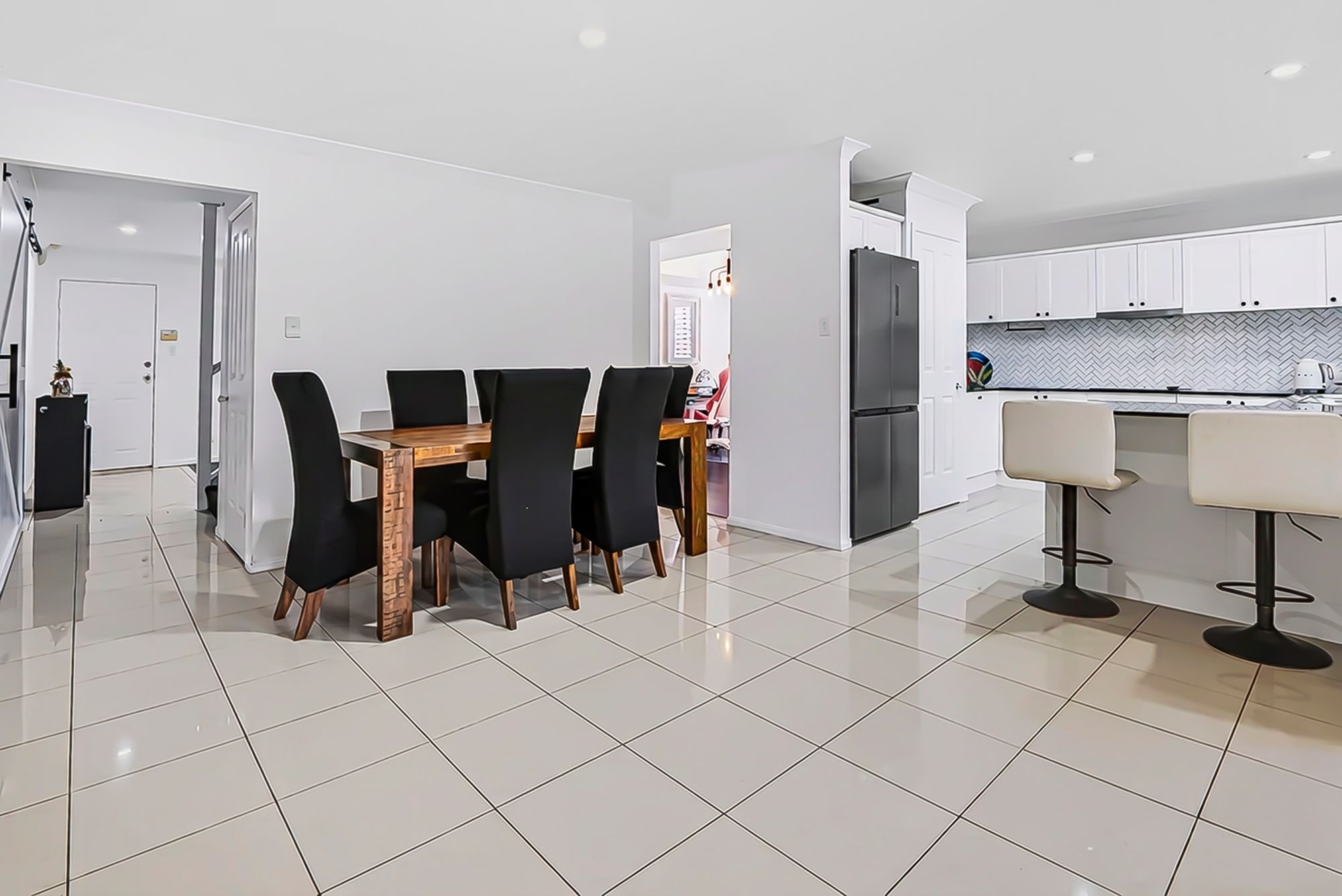 21 Karajini Crescent — photo 8 of 17