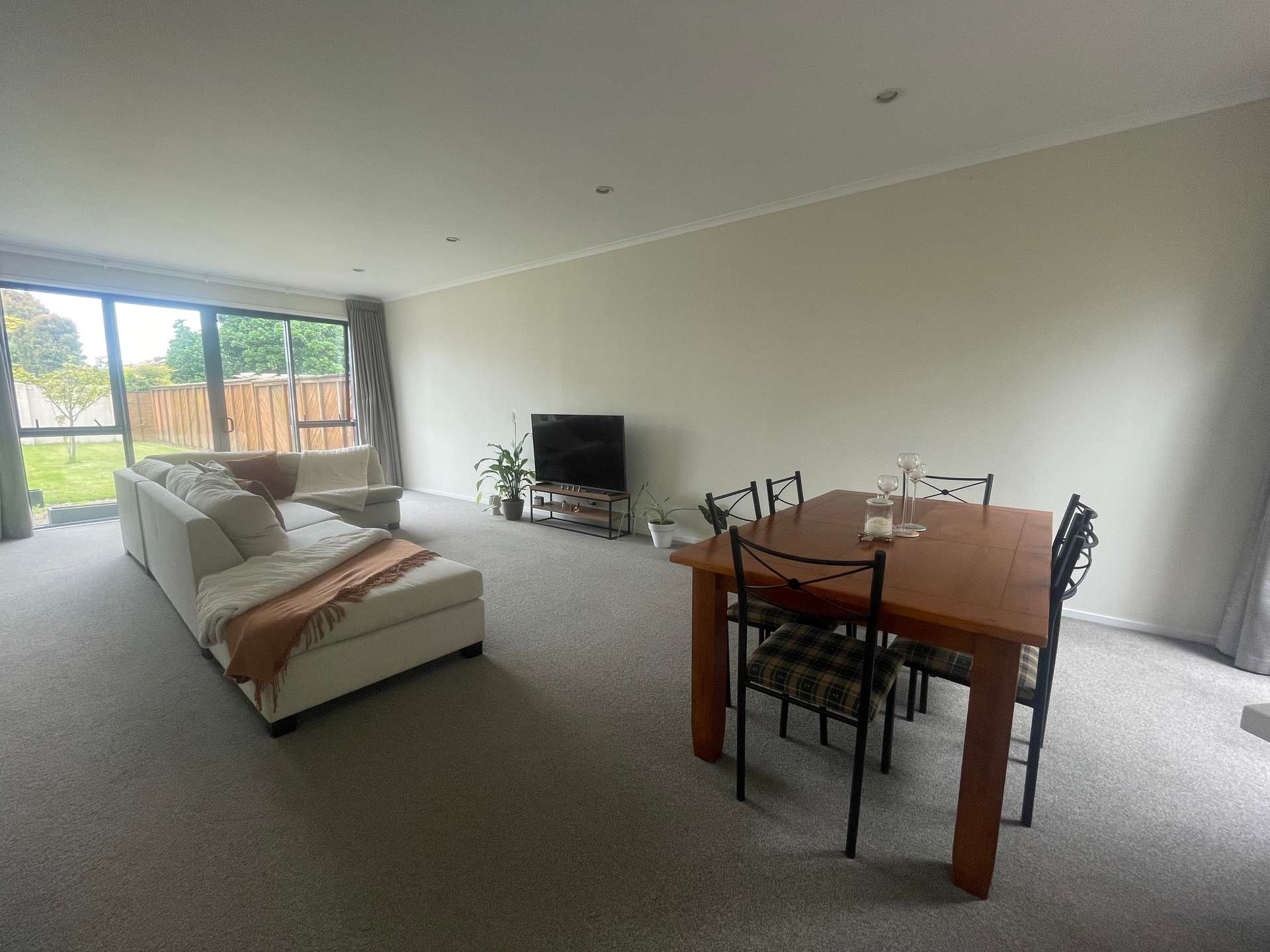 8 Riccarton Way photo 4