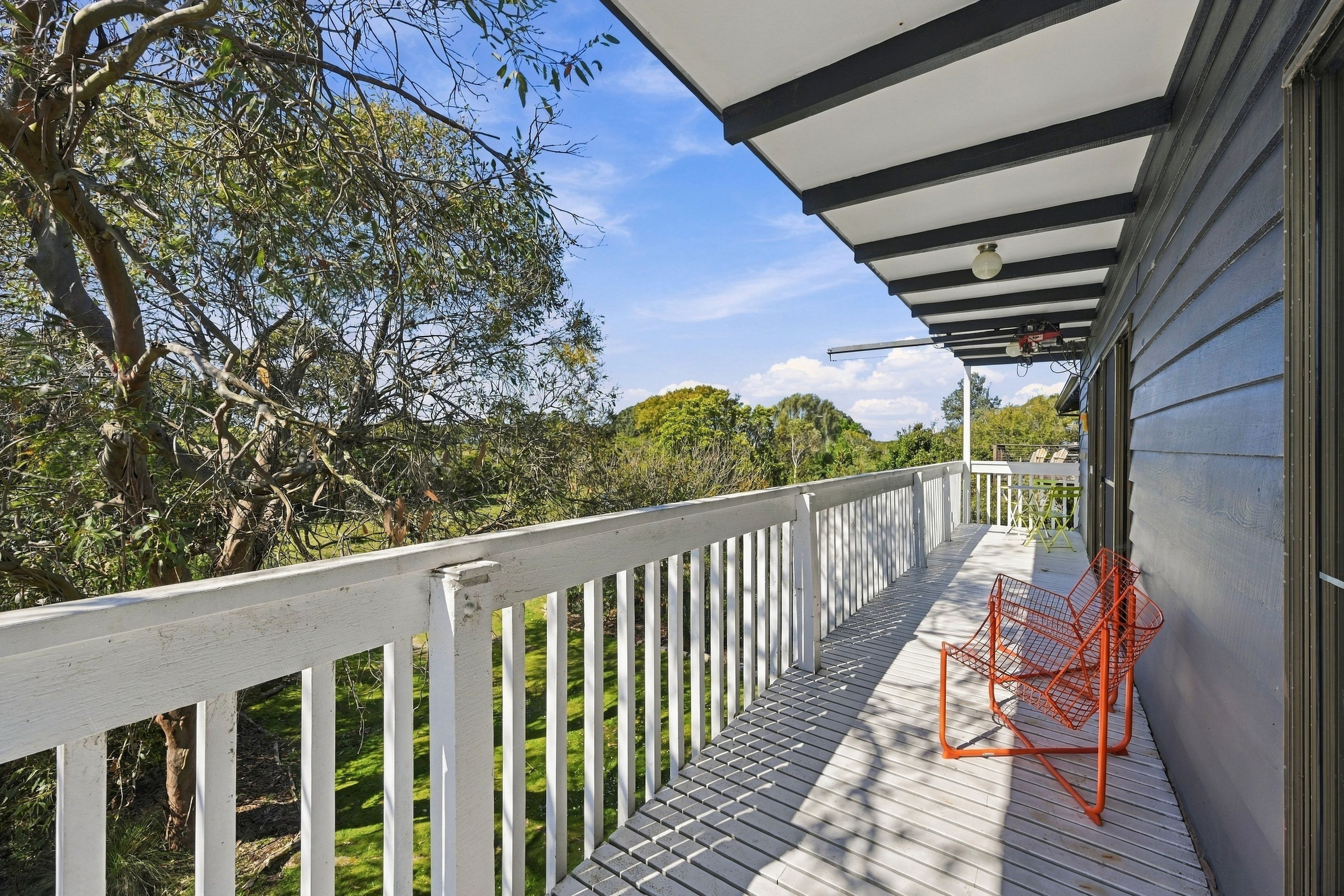109 Acacia Road — photo 8 of 20