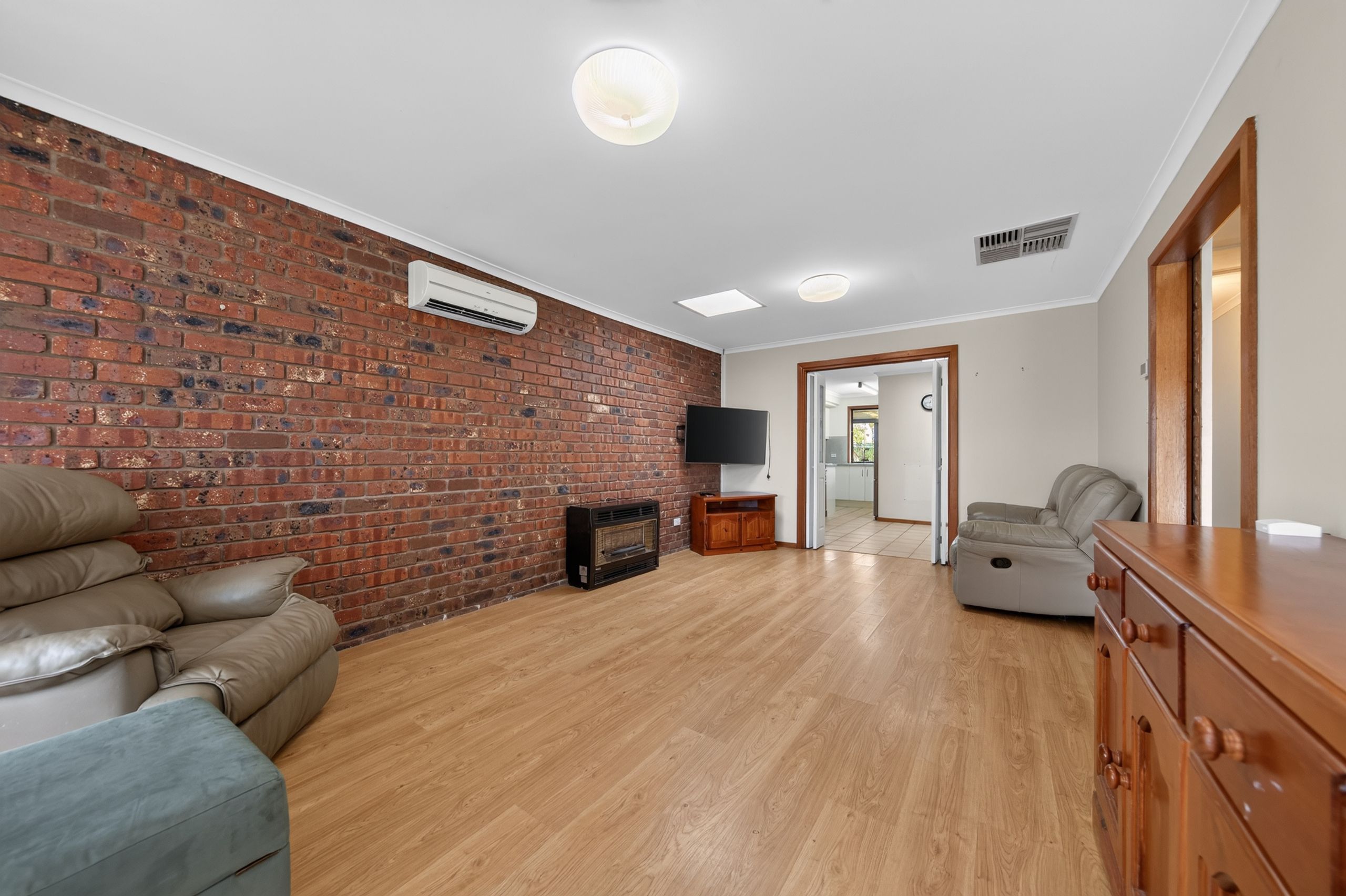 2/17 Amanda Street — photo 4 of 14