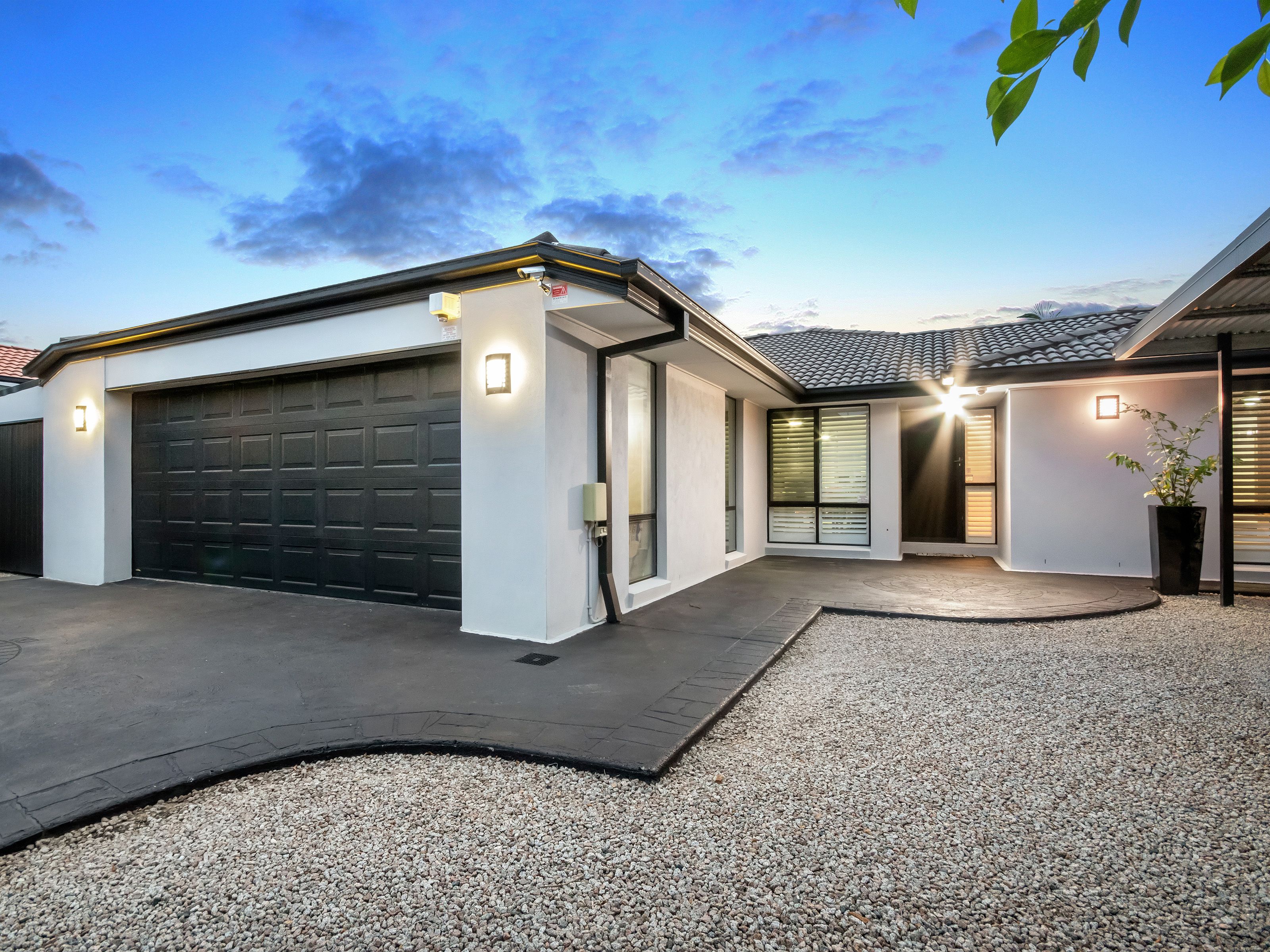 11 Catchlove Street, Maudsland, QLD 4210