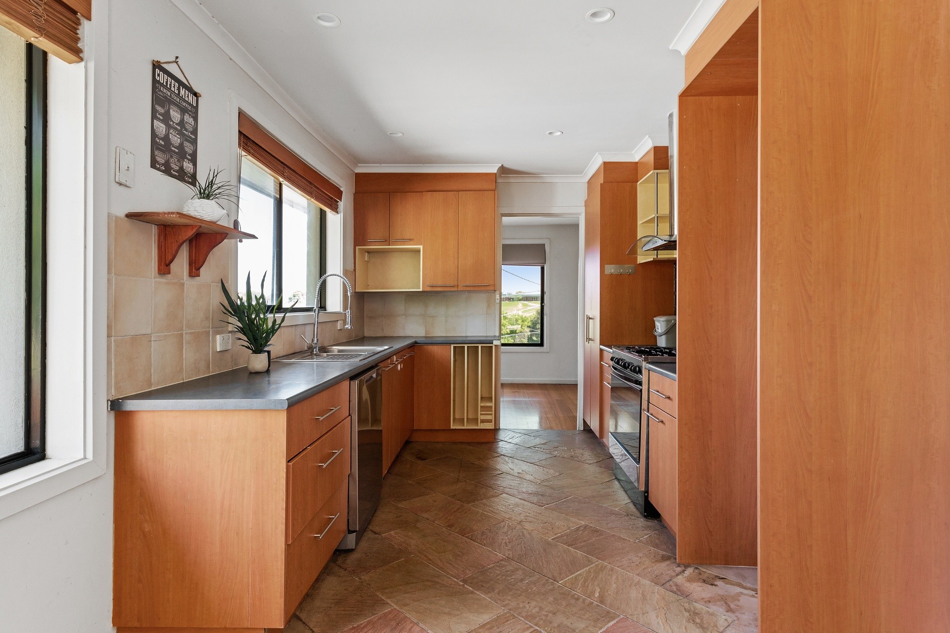 12 Meadowlark Lane, Mooroolbark, VIC 3138