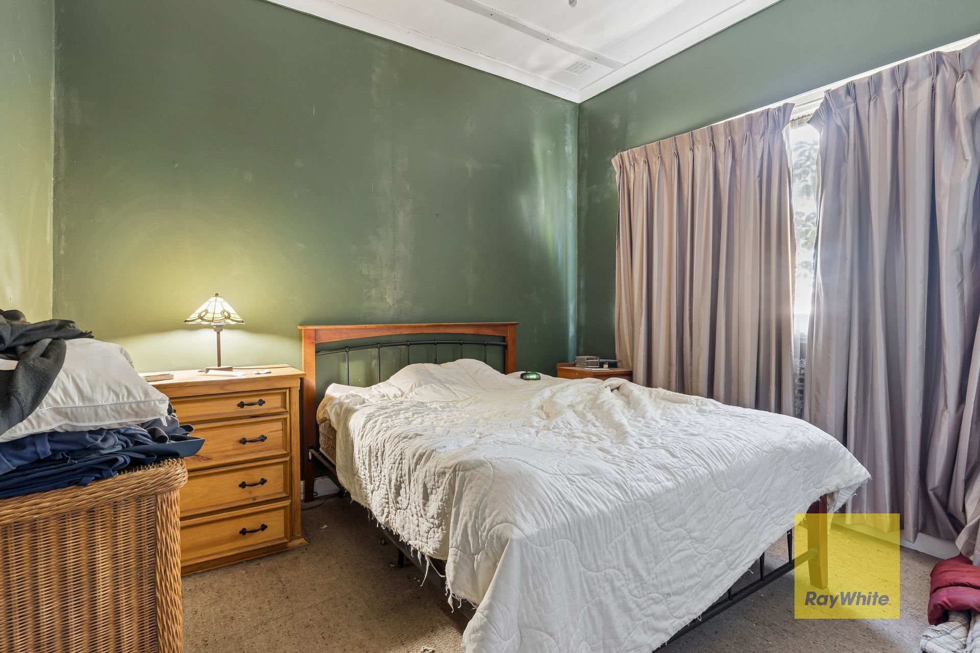 464 Kalamunda Road — photo 8 of 28